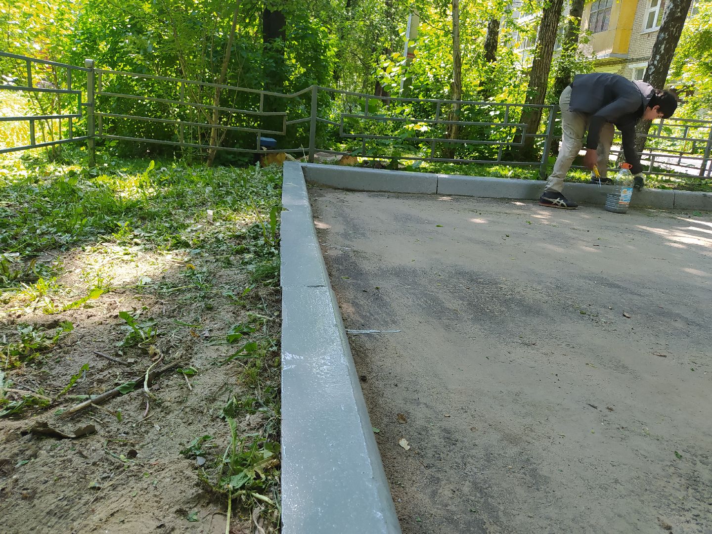 Покраска, бордюр, благоустройство