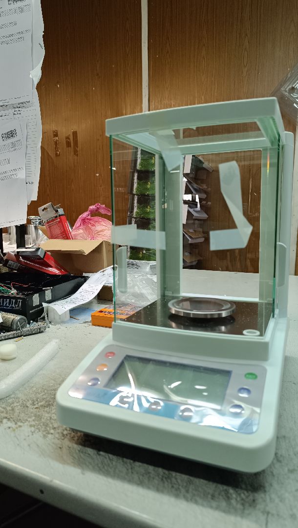 Лобня, весы, экономика