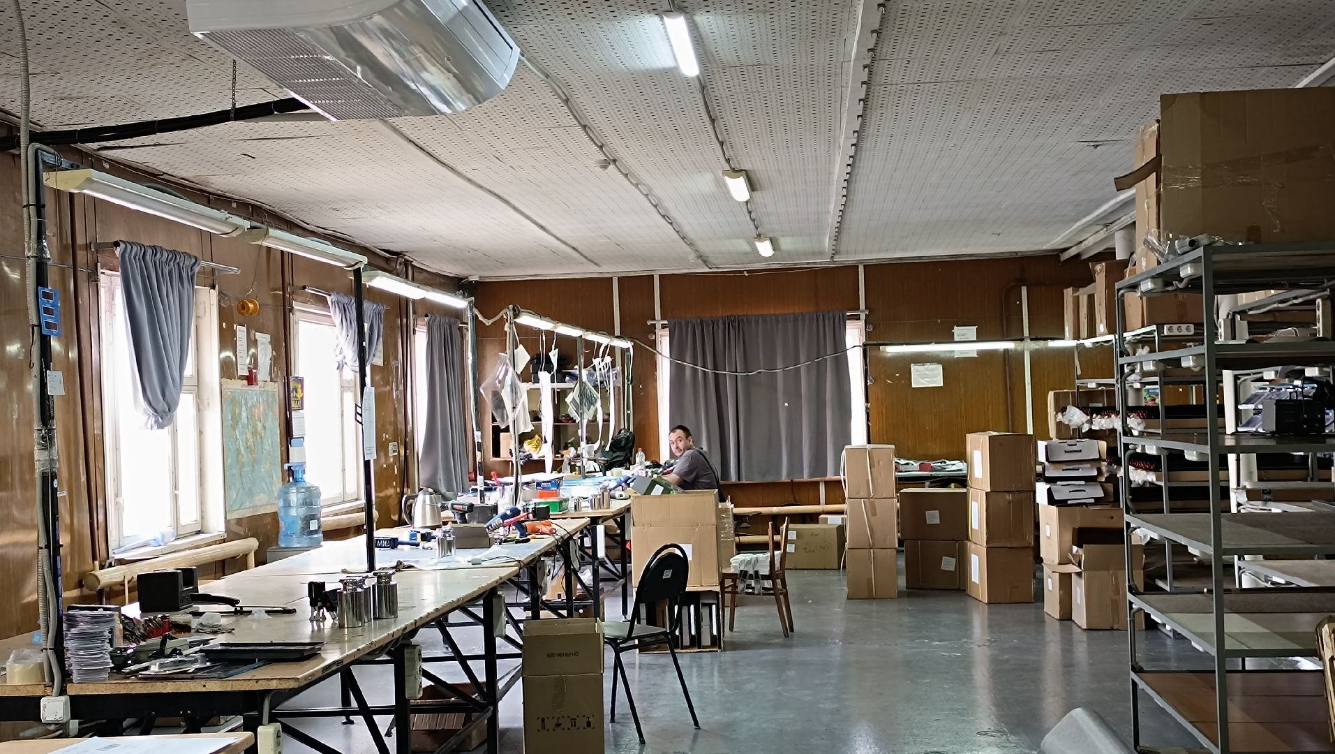 Лобня, весы, экономика