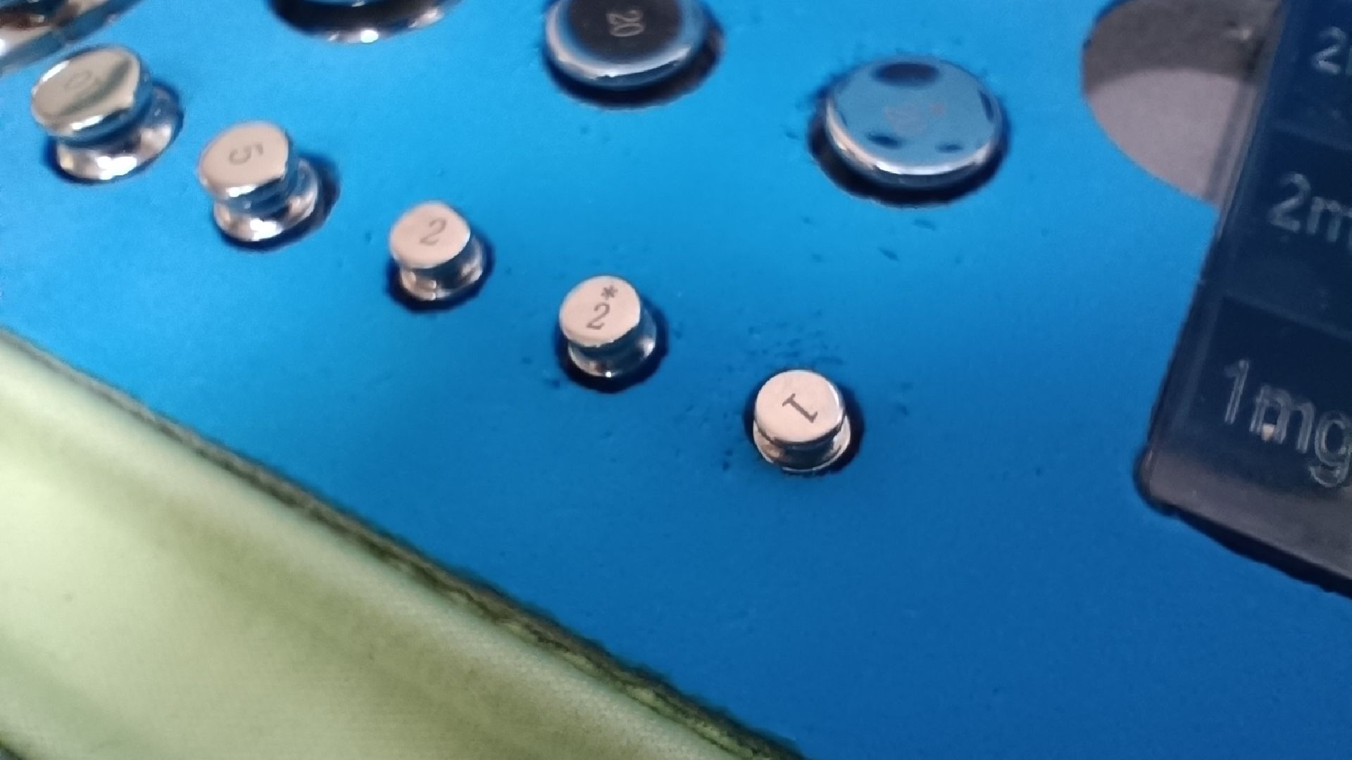 Лобня, весы, экономика