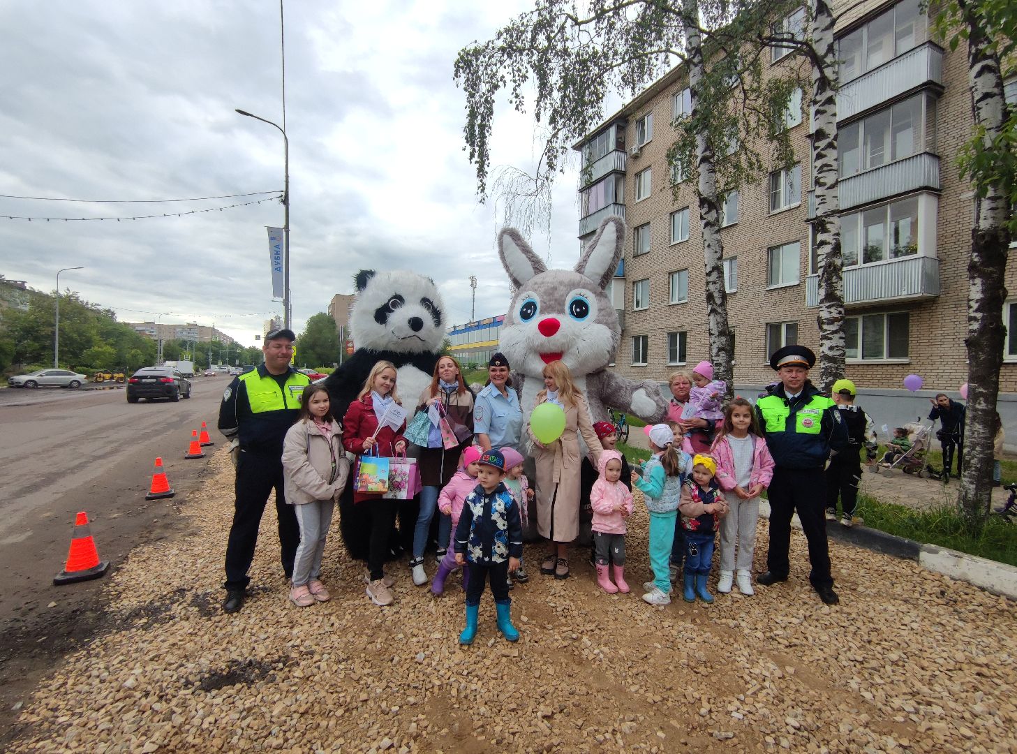 Госавтоинспекция, детское кресло, безопасность на дороге, День защиты детей, Дубна