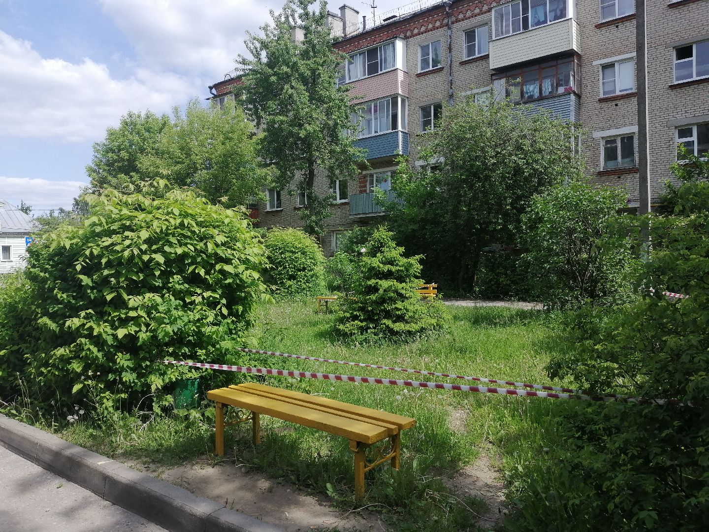 серпухов, двор, лавочки, скамейки, благоустройство, люки,