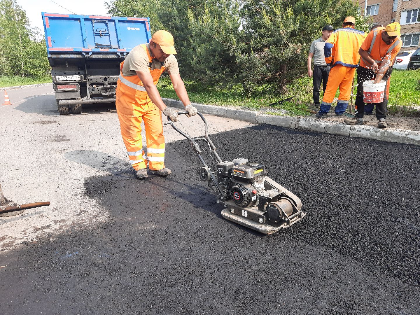 Шатура, заделали яму, Строителей 4