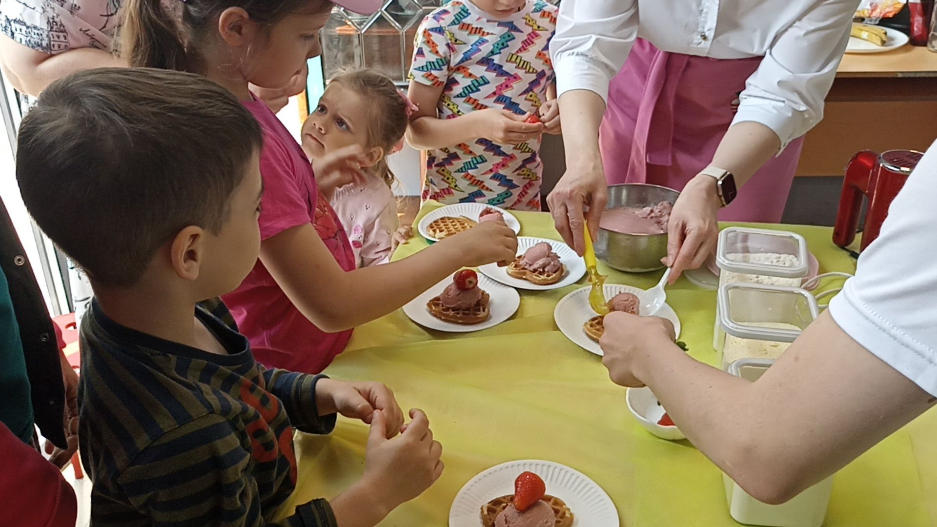 Серпухов, Подмосковье, парк, дети, десерт