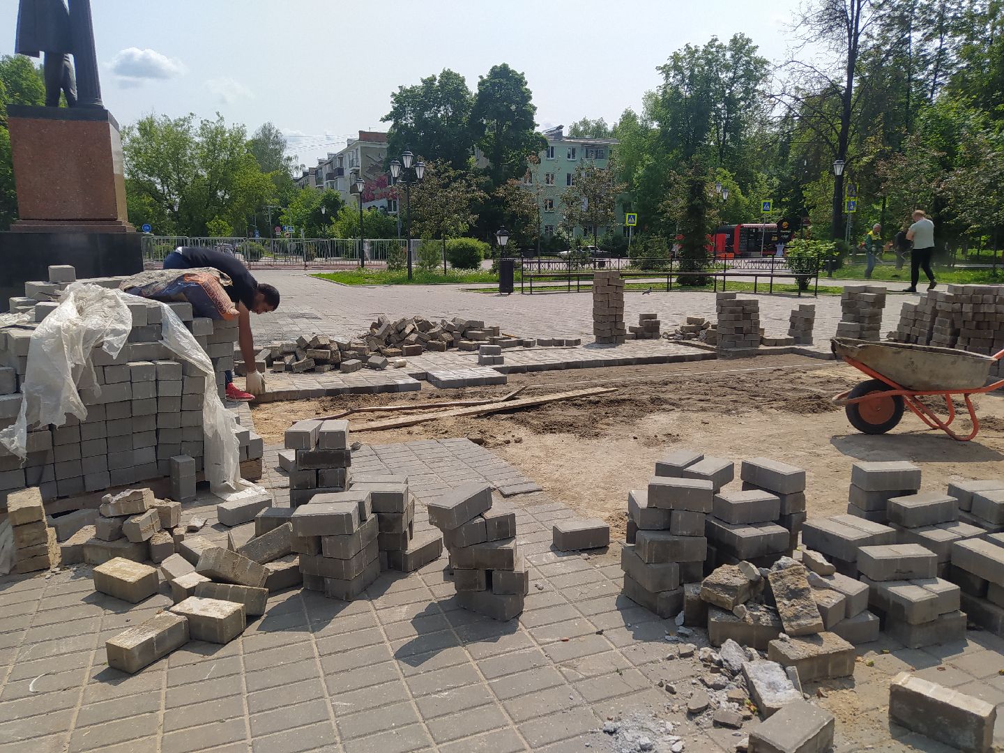 Брусчатка, замена, памятник, площадь
