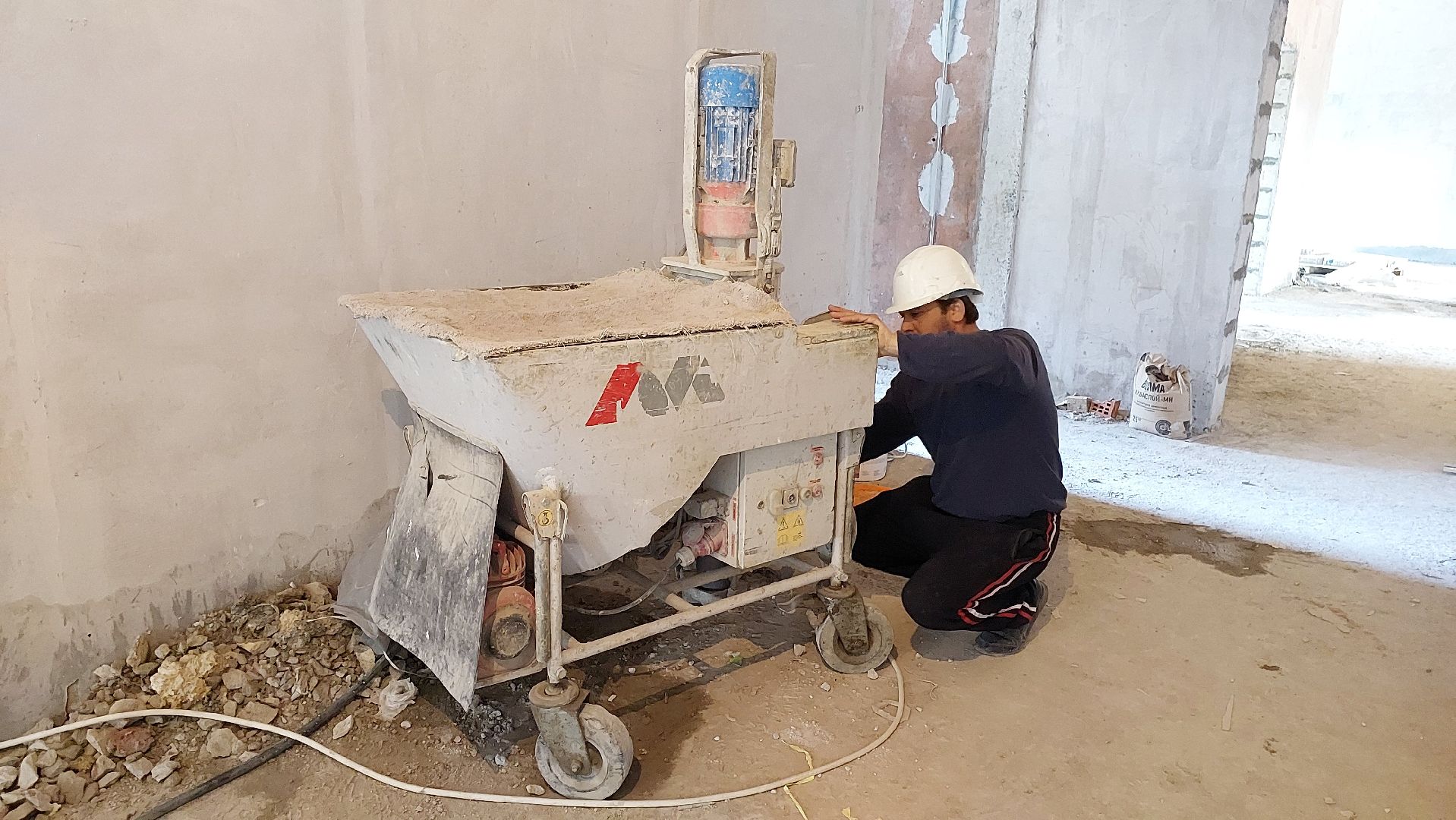 строительство, поликлиника, медицина, серпухов, ивановские дворики, штукатурка,