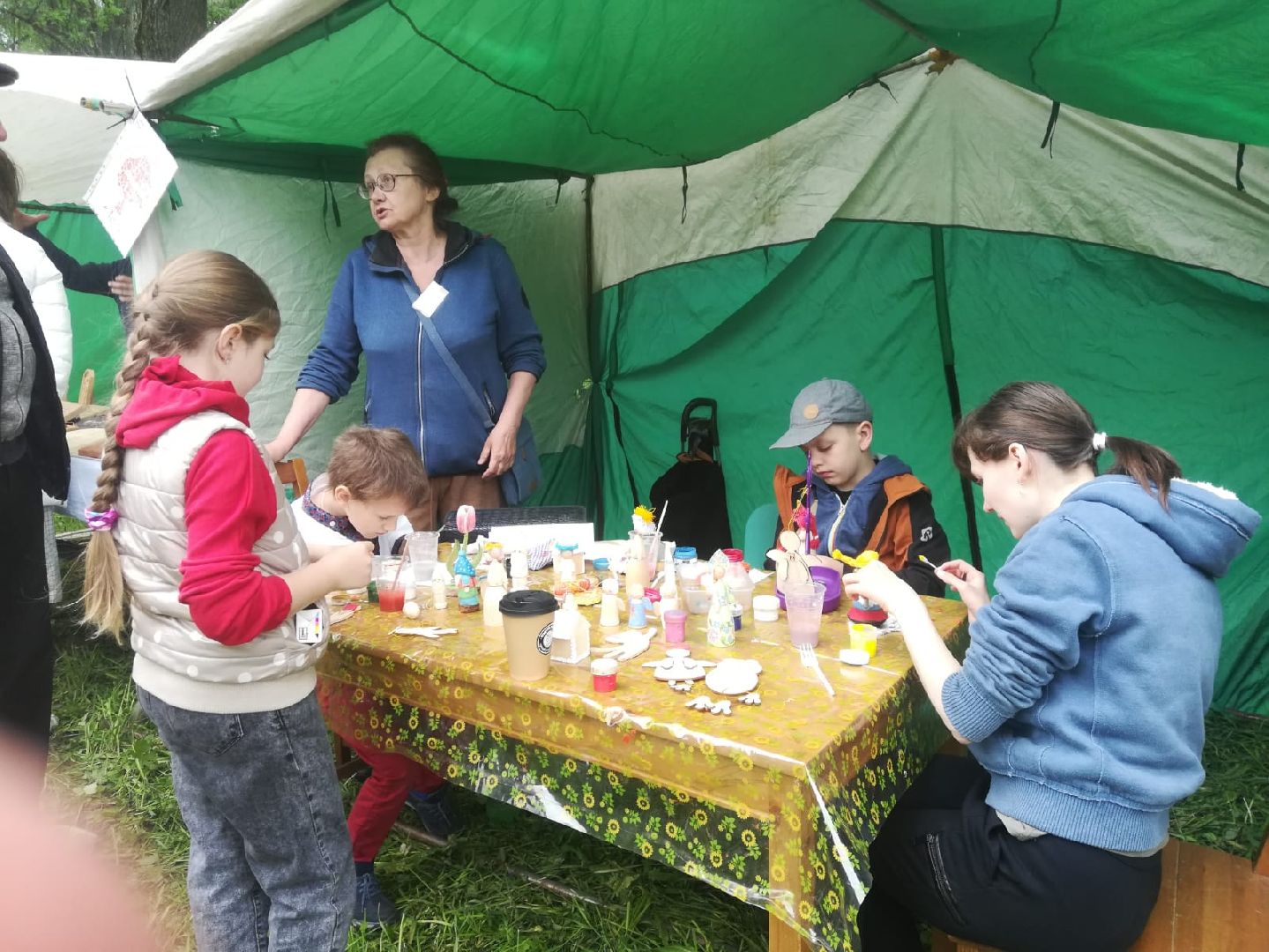 Звенигород, собор Уцииспения Божией матери на Городке, Троица, воскресная школа при Успенском храме, праздничное представление, фольклор, народные тради