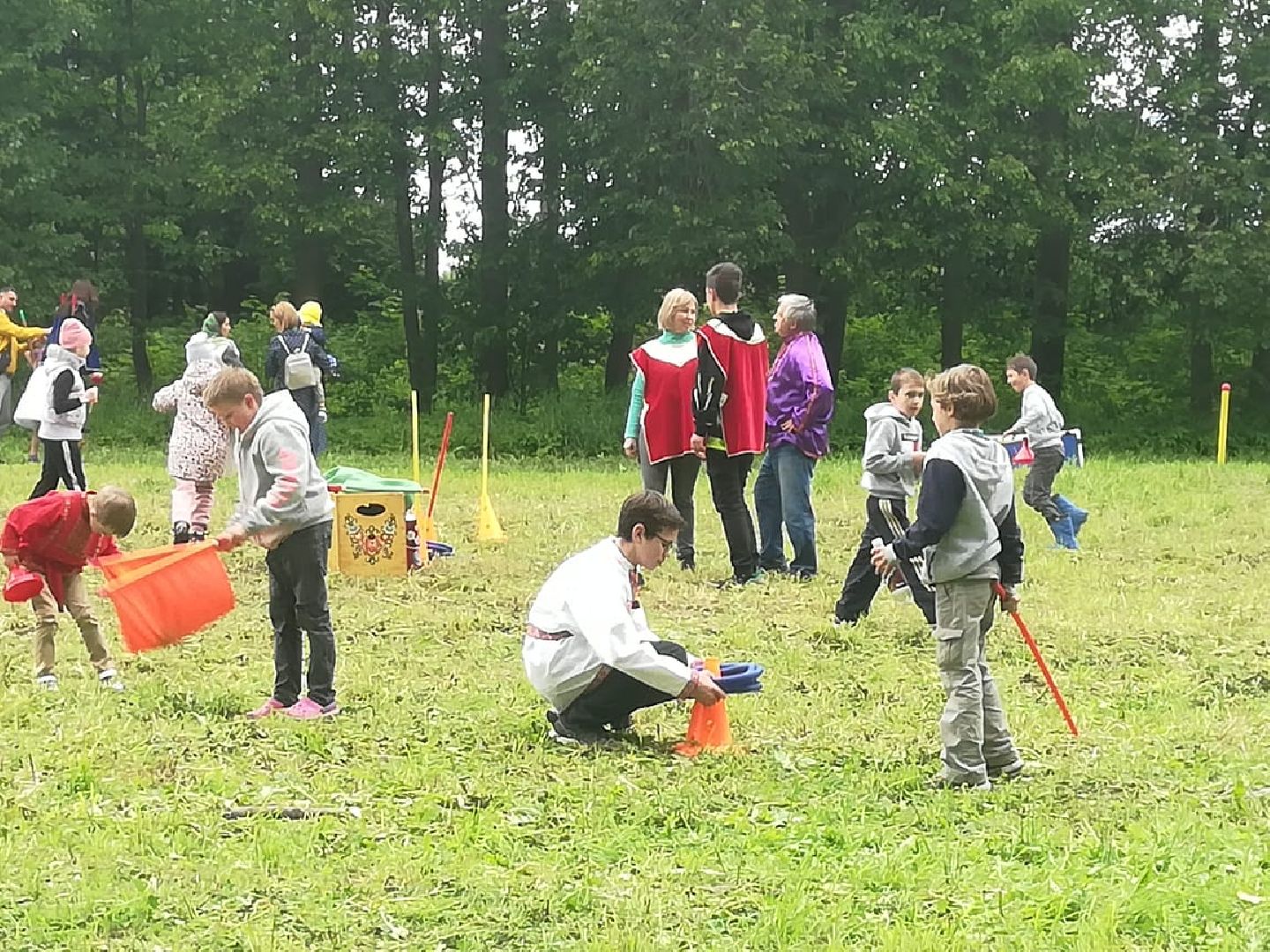 Звенигород, собор Уцииспения Божией матери на Городке, Троица, воскресная школа при Успенском храме, праздничное представление, фольклор, народные тради
