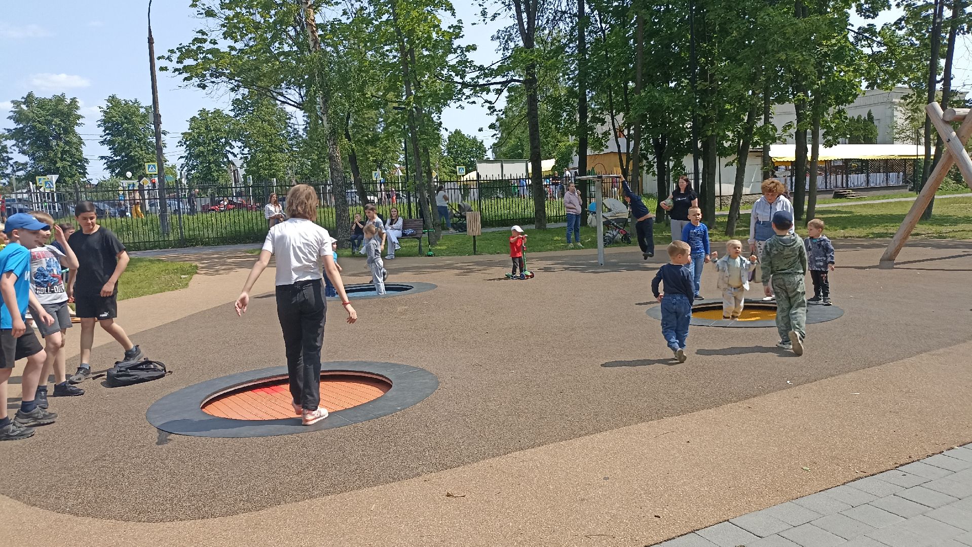 Серпухов, Подмосковье, дети, парк, лето, батуты