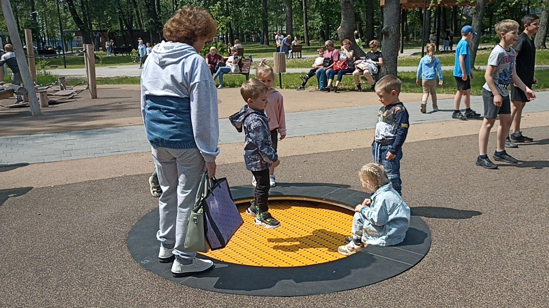 Серпухов, Подмосковье, дети, парк, лето, батуты