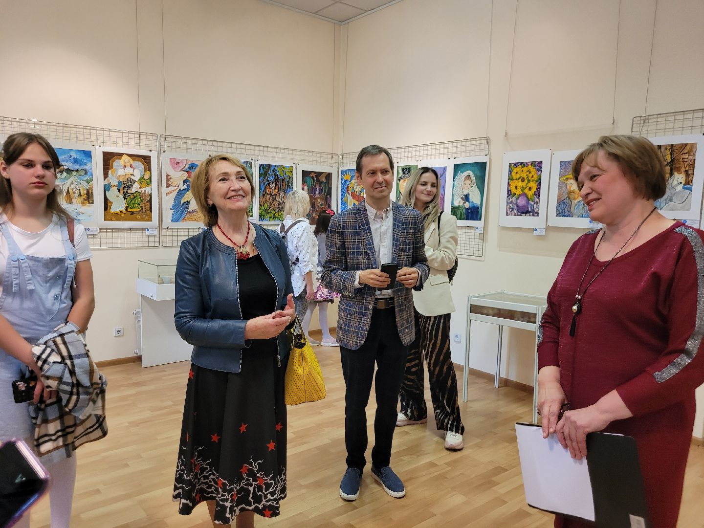 выставка; творчество; дети; видное