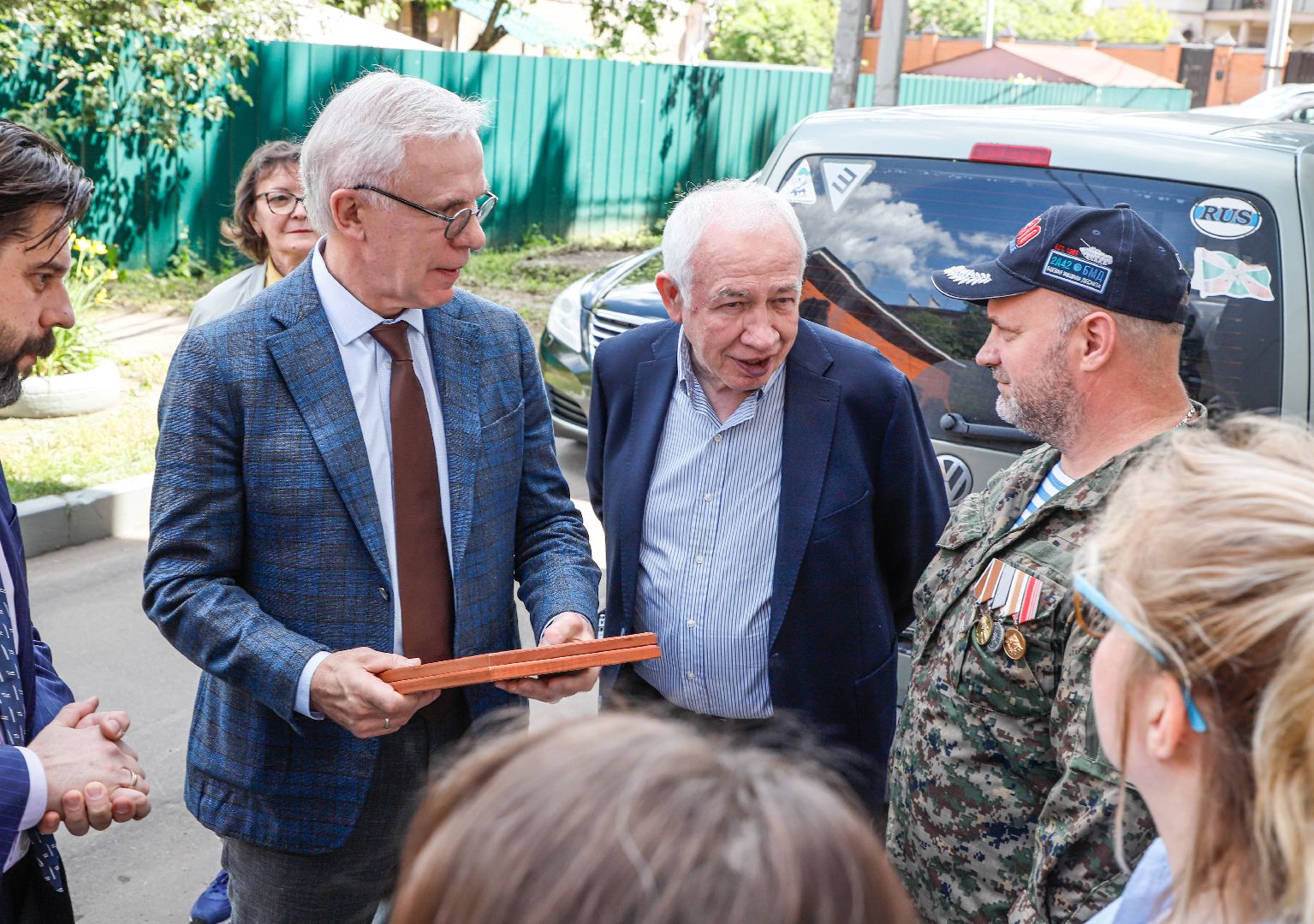 Вячеслав Фетисов, волонтёры, Домодедово