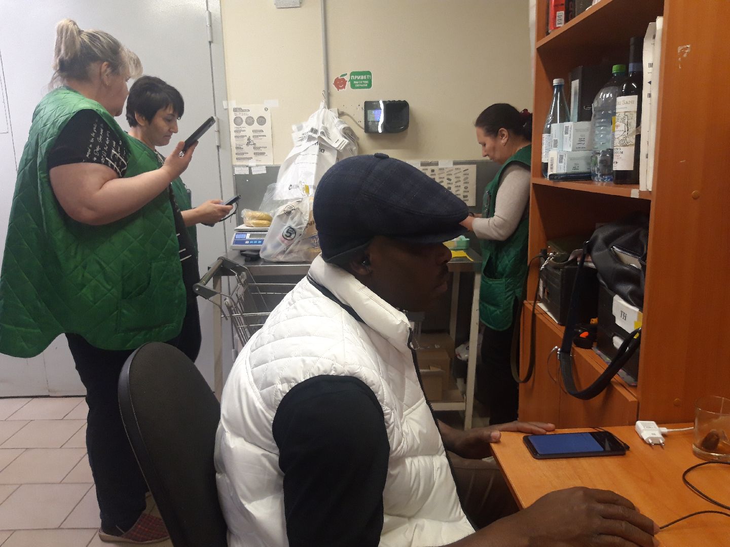 помощь людям, доброе дело,