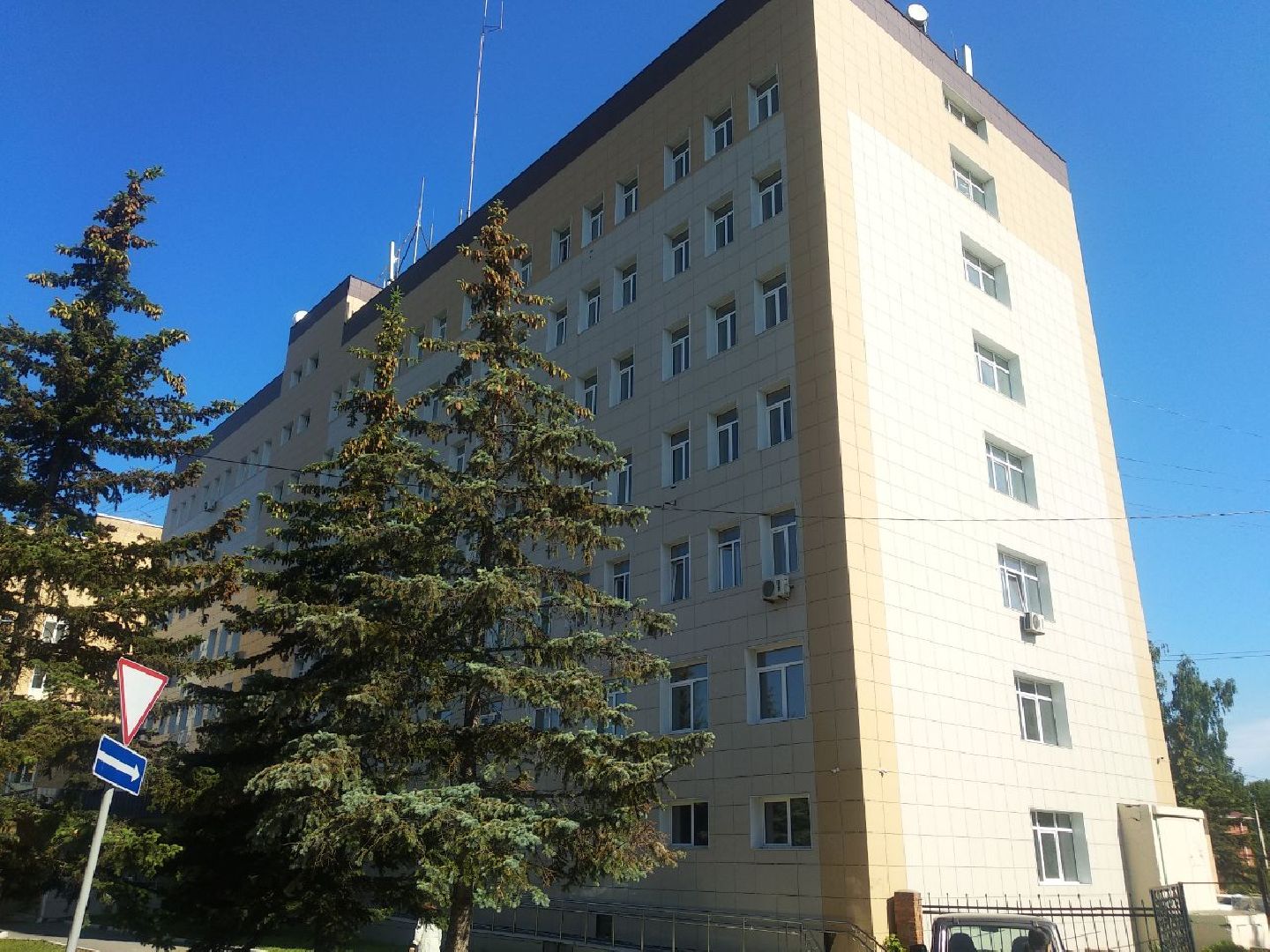 Дмитровская областная больница, Взрослая поликлиника, Минздрав МО