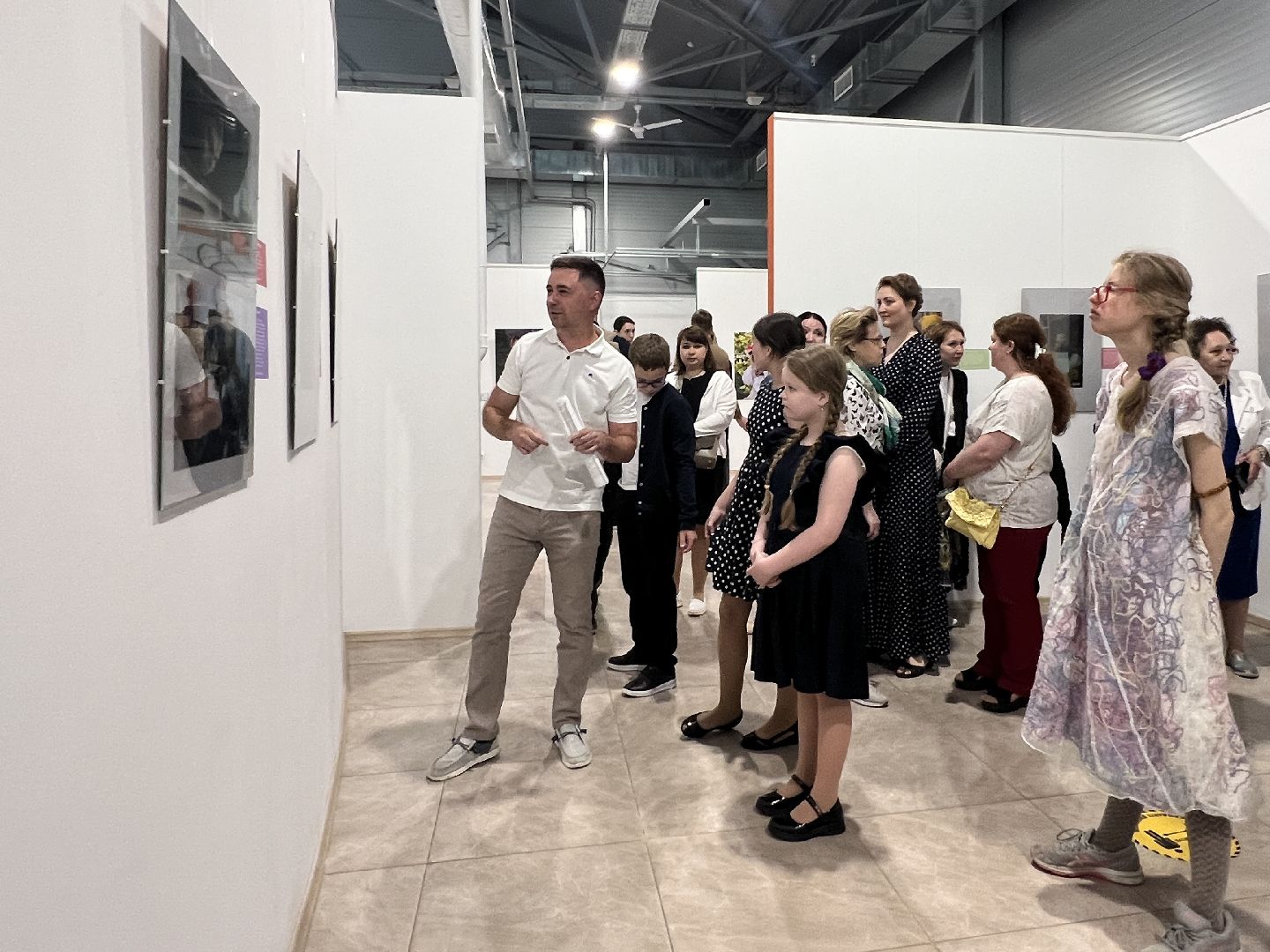 Химки, помощь детям, благотворительный фон, Артишок, выставка, Школа равных возможностей