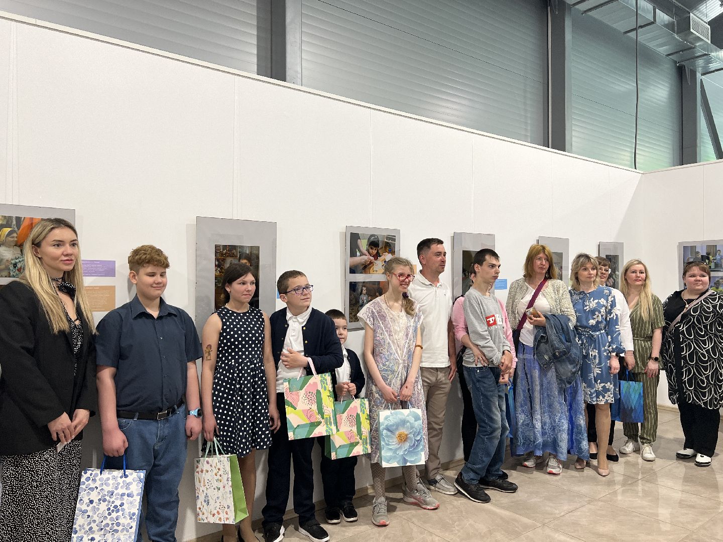 Химки, помощь детям, благотворительный фон, Артишок, выставка, Школа равных возможностей