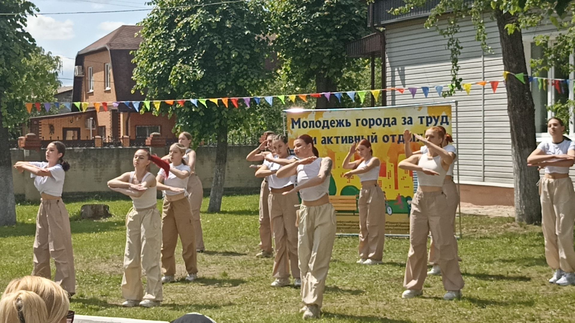 Серпухов, Подмосковье, трудовой лагерь, депутат, Татьяна Карзубова, дети, подростки, труд, благоустройство, отдых