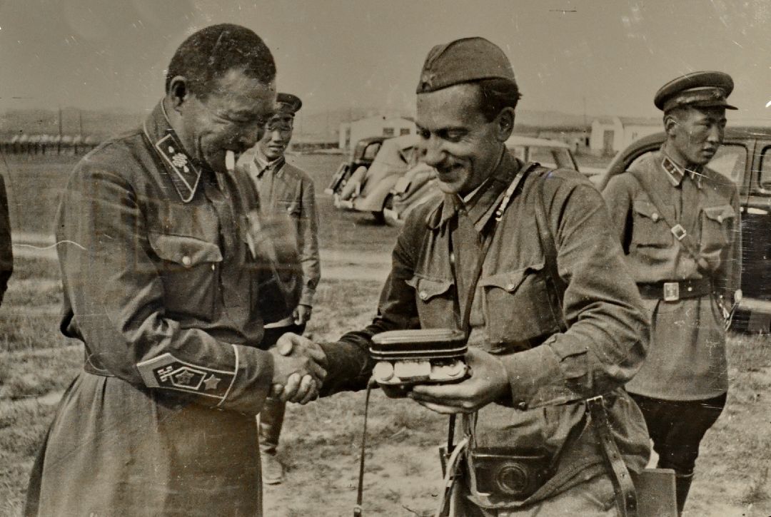 Балашиха, фото, музеи, выставки, Виктор Тёмин, Парад Победы, Знамя Победы над Рейхстагом в Берлине, фотокорреспондент