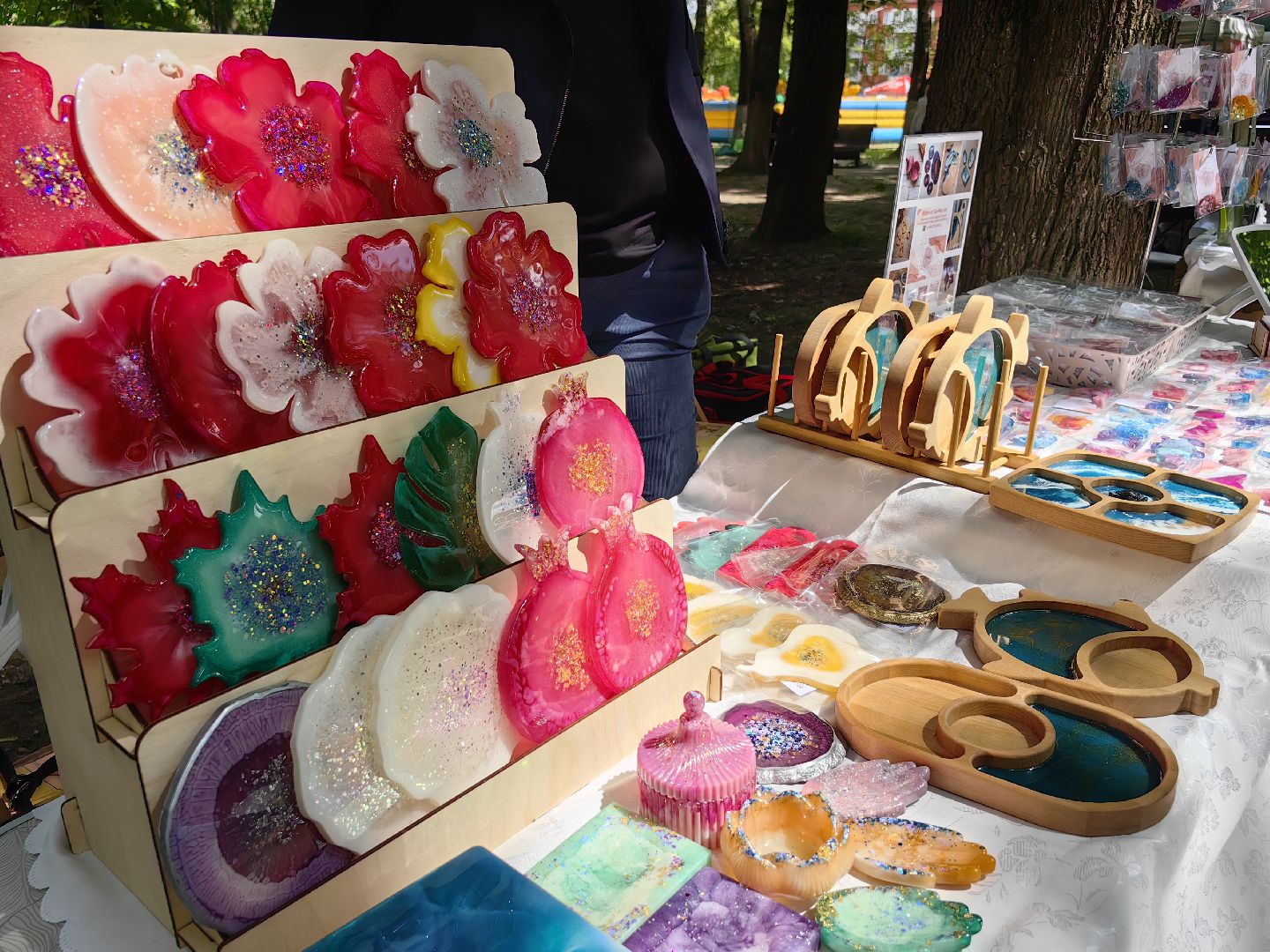 Изделия, эпоксидная смола, игрушки, часы, ярмарка, предприниматель