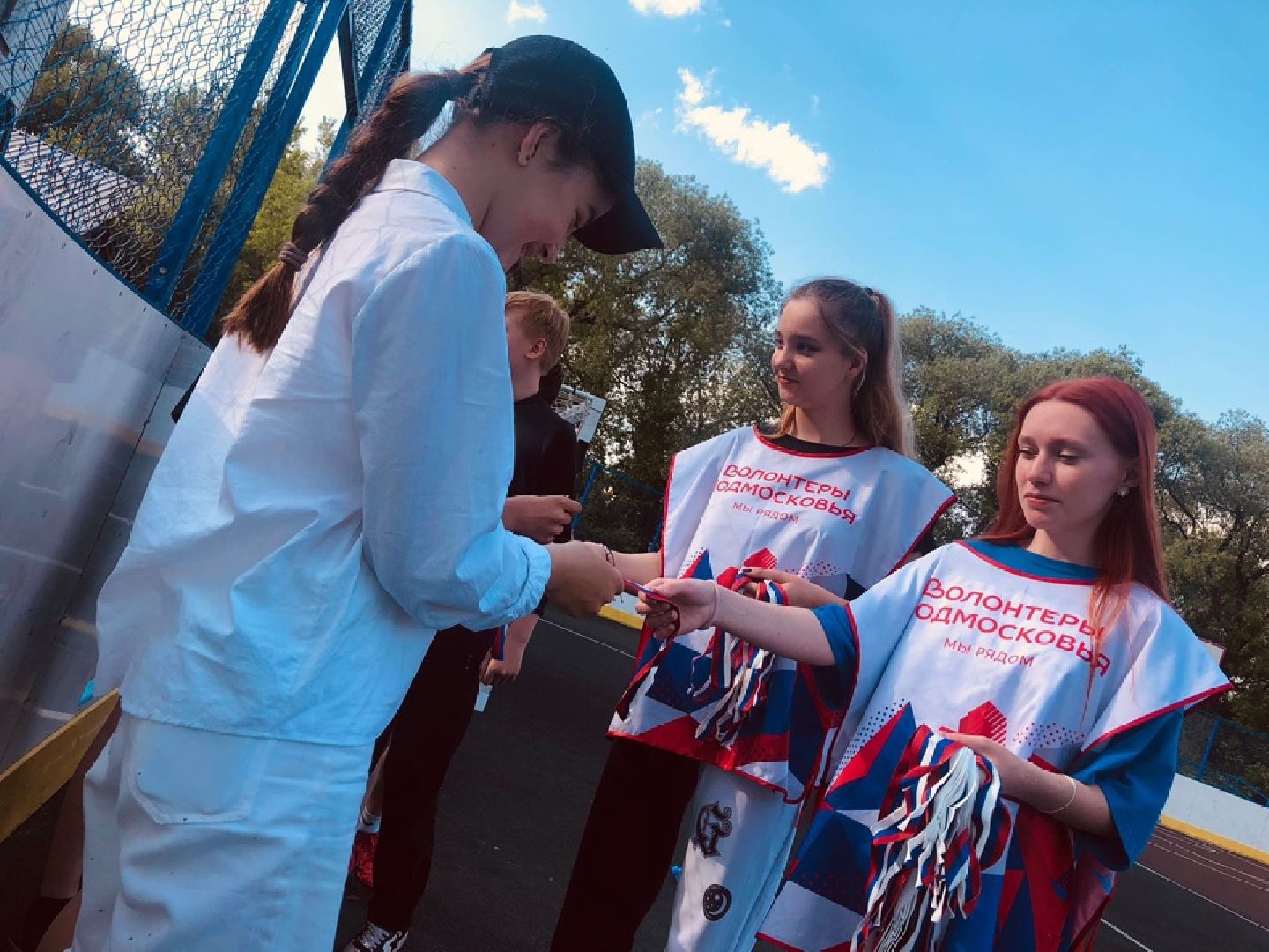 Домодедово, День России, Российский триколор, акция, ленточка