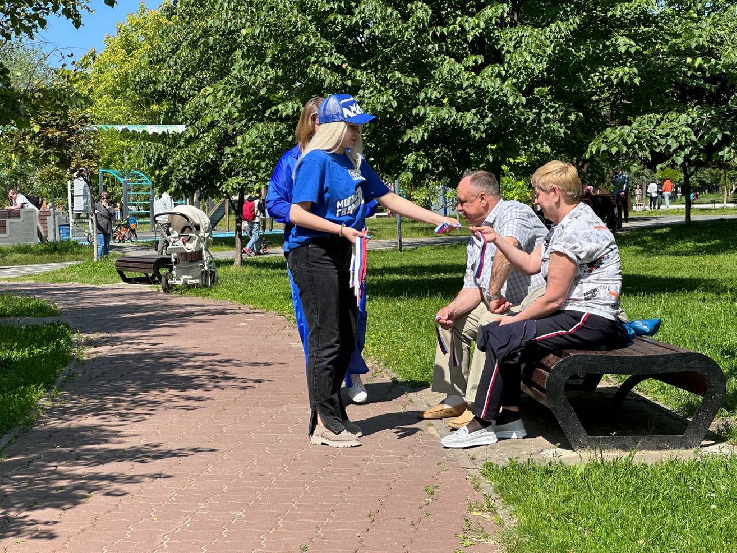 Реутов, День России, праздник, триколор, ленточки, губернатор Андрей Воробьёв