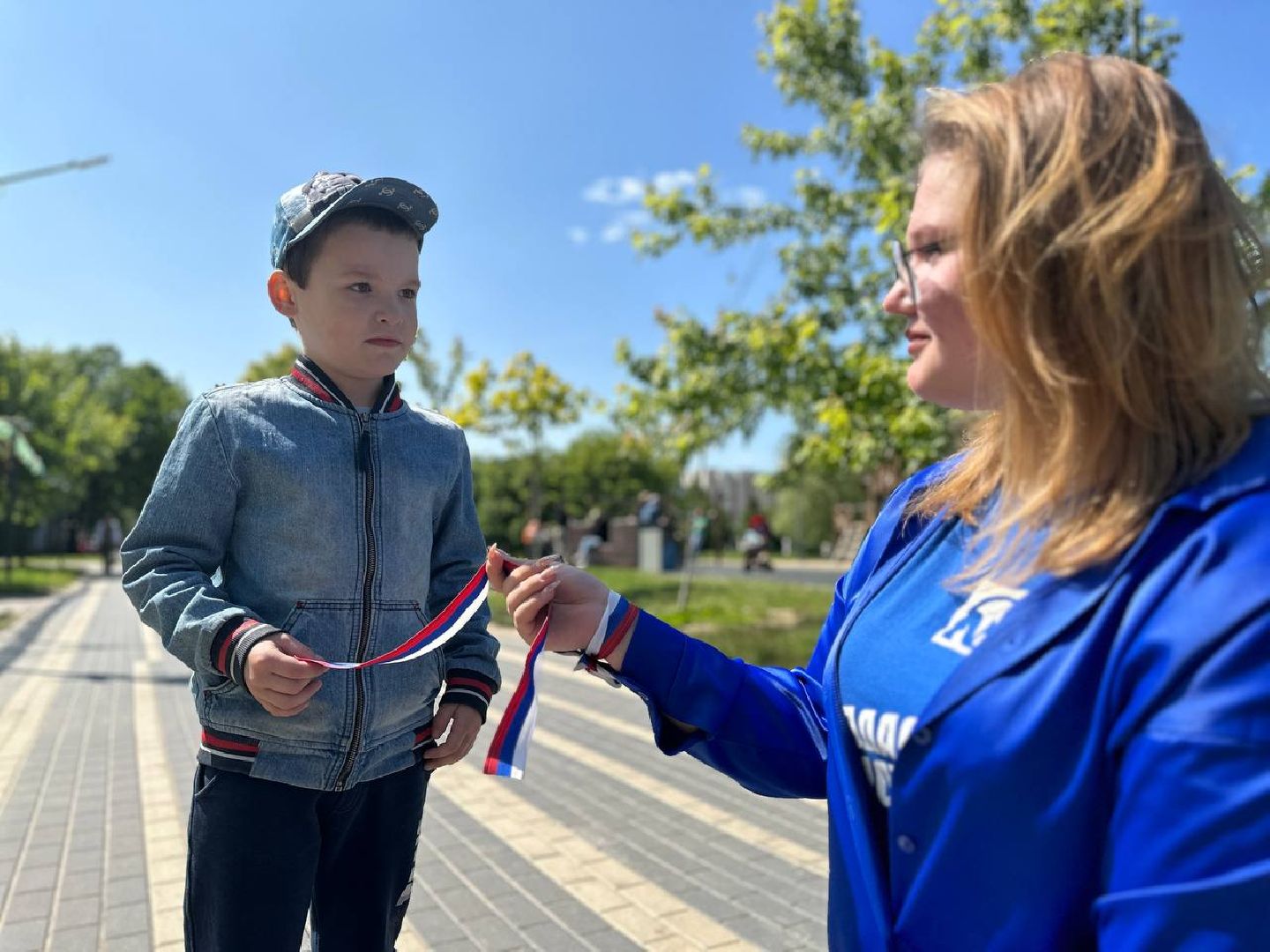 Реутов, День России, праздник, триколор, ленточки, губернатор Андрей Воробьёв