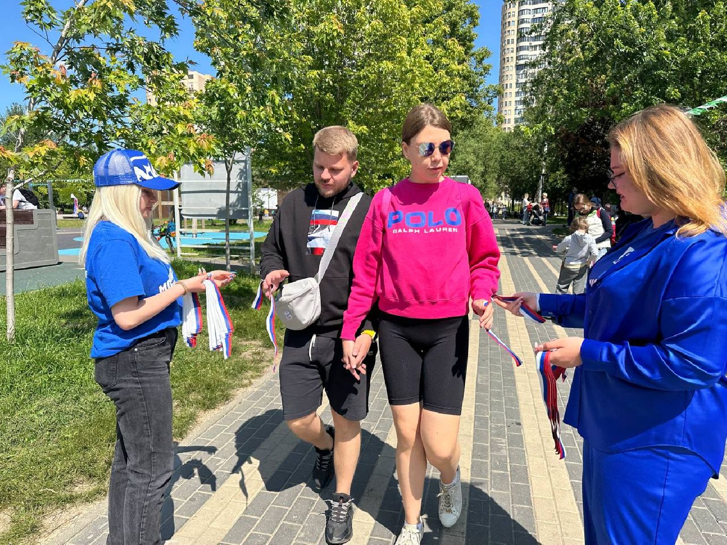 Реутов, День России, праздник, триколор, ленточки, губернатор Андрей Воробьёв