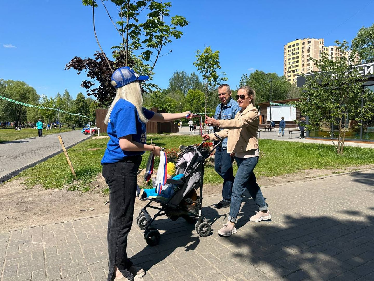 Реутов, День России, праздник, триколор, ленточки, губернатор Андрей Воробьёв