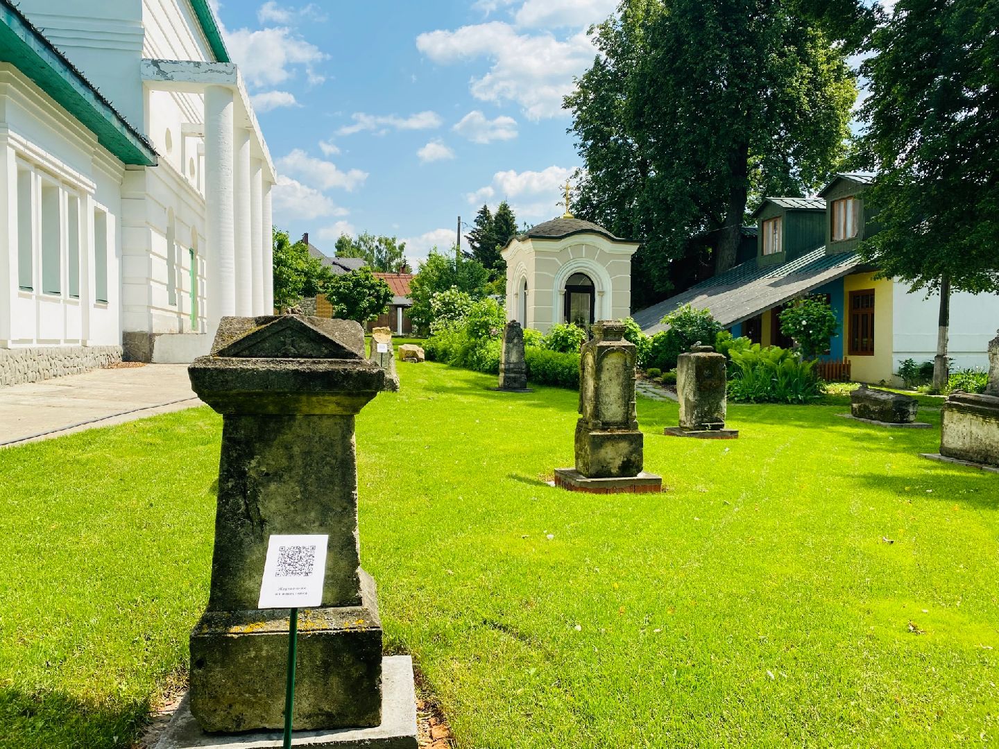 Домодедово, лапидарий, музей белого камня, старинные плиты