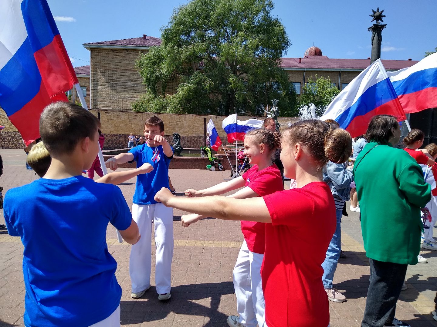 Раменское, культура, концерт в День России на Площади молодёжи