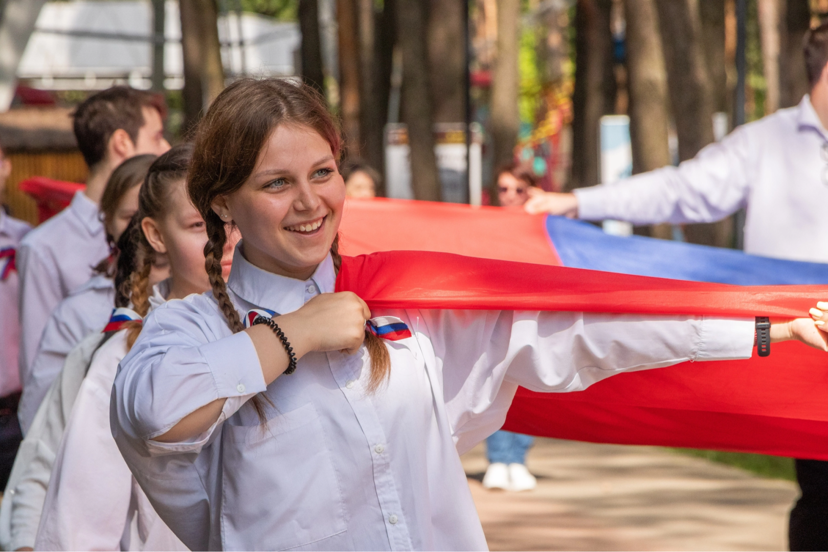 Домодедово, шествие с флагом, День России, флаг России