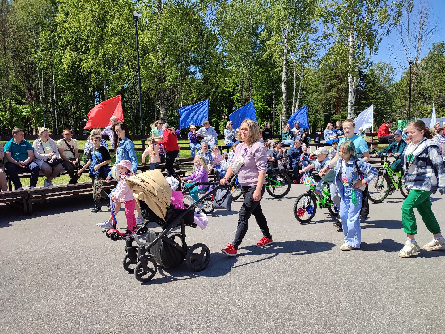 #парад, #флаги, #коляски, #велосипеды, #самокаты, #деньроссии. #12июня, #праздник, #талдом