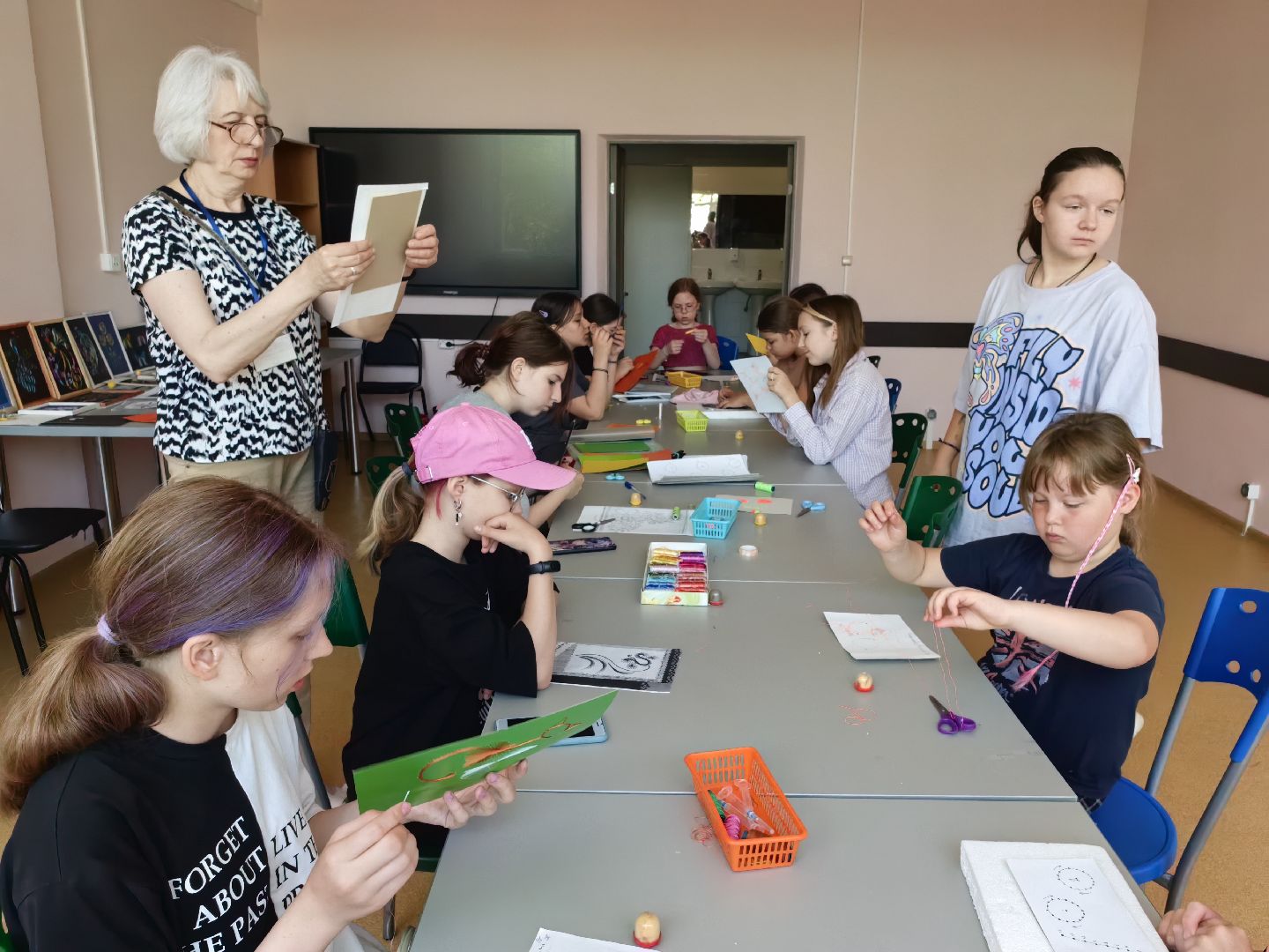 Изонить, моторика, игла, картон, студия