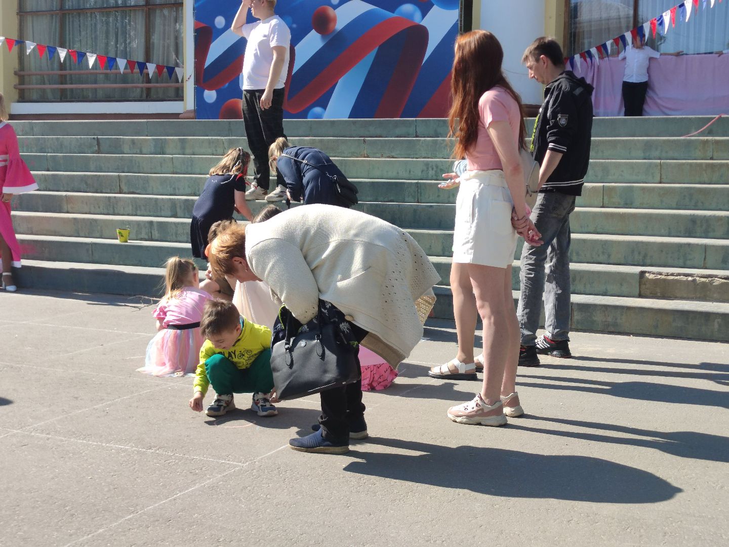 Рисунок на асфальте, конкурс, дети, День России, Дубна