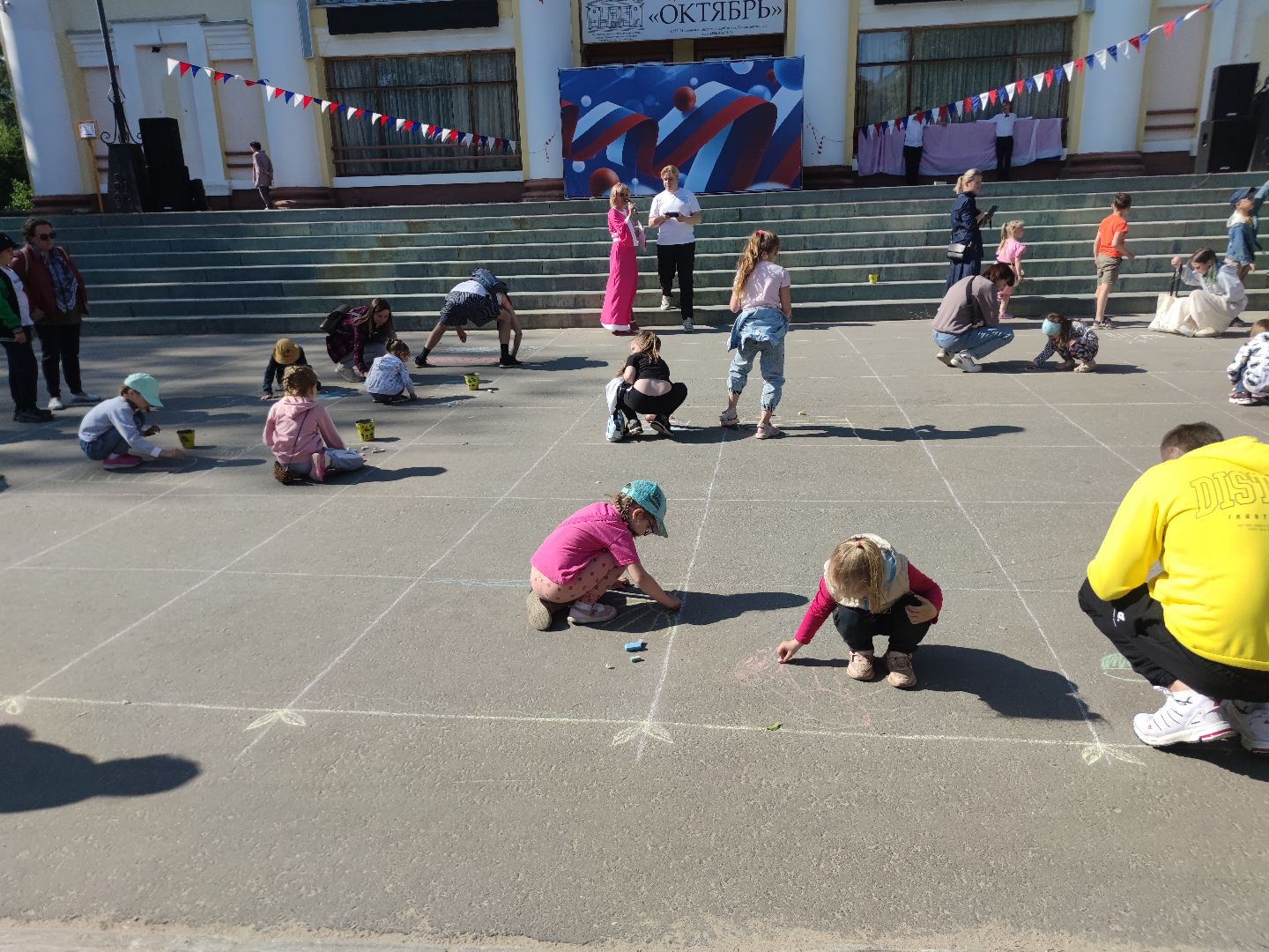 Рисунок на асфальте, конкурс, дети, День России, Дубна