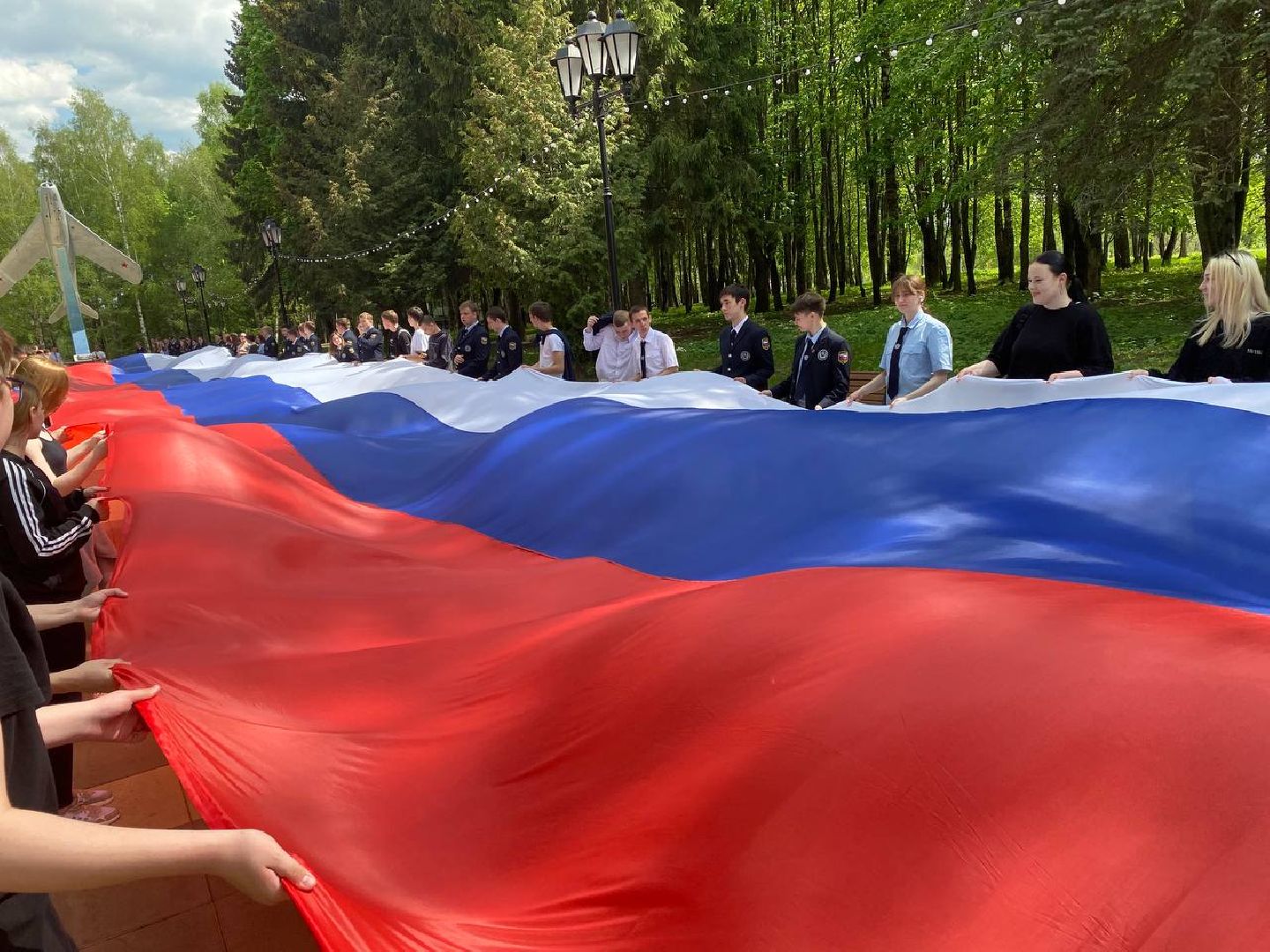 Наро-Фоминск, молодёжь Подмосковья, флешмоб, горжусь Россией, День России, триколор, Всероссийская акция