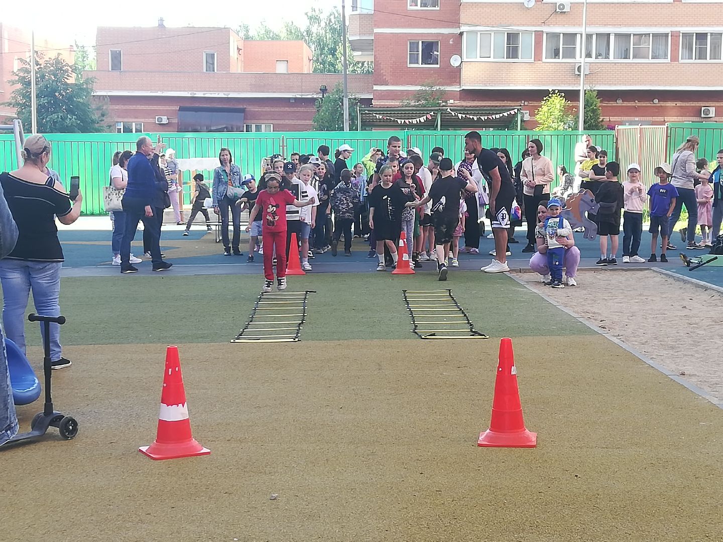 Звенигород, праздник Двора, микрорайон Супонево, Веселые старты, культурно-спортивный досуговый центр