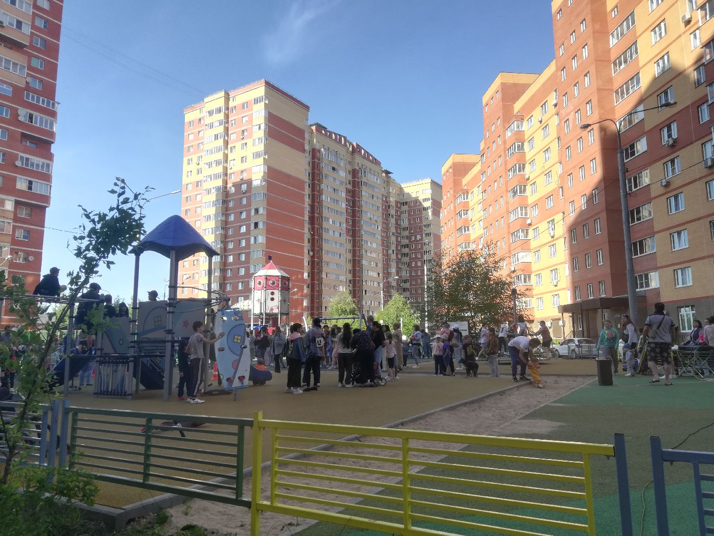 Звенигород, праздник Двора, микрорайон Супонево, Веселые старты, культурно-спортивный досуговый центр