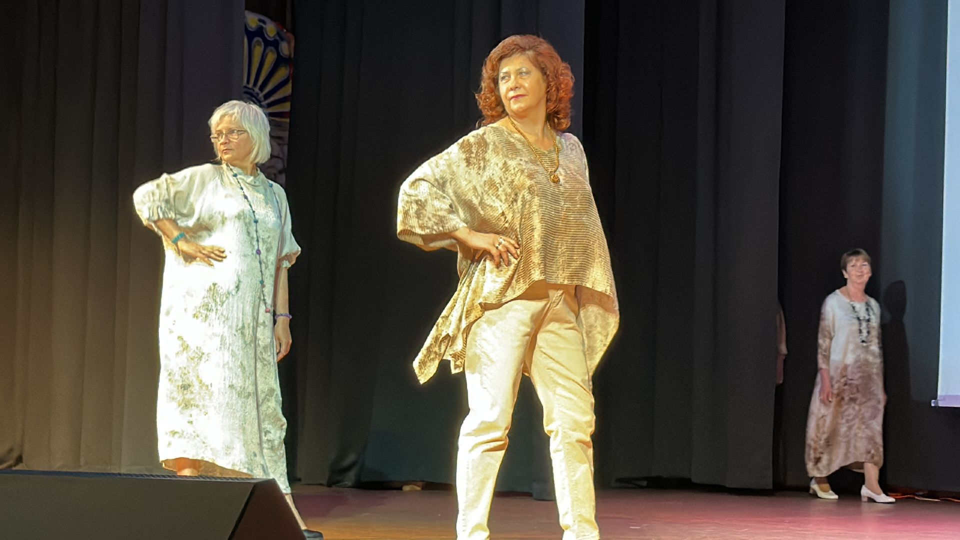 Одинцово, Модный возраст, Активное долголетие, мода, показ мод, модный показ, модели, манекенщицы, 50, элегантный возраст, одежда, подиум, княгиня Голицина