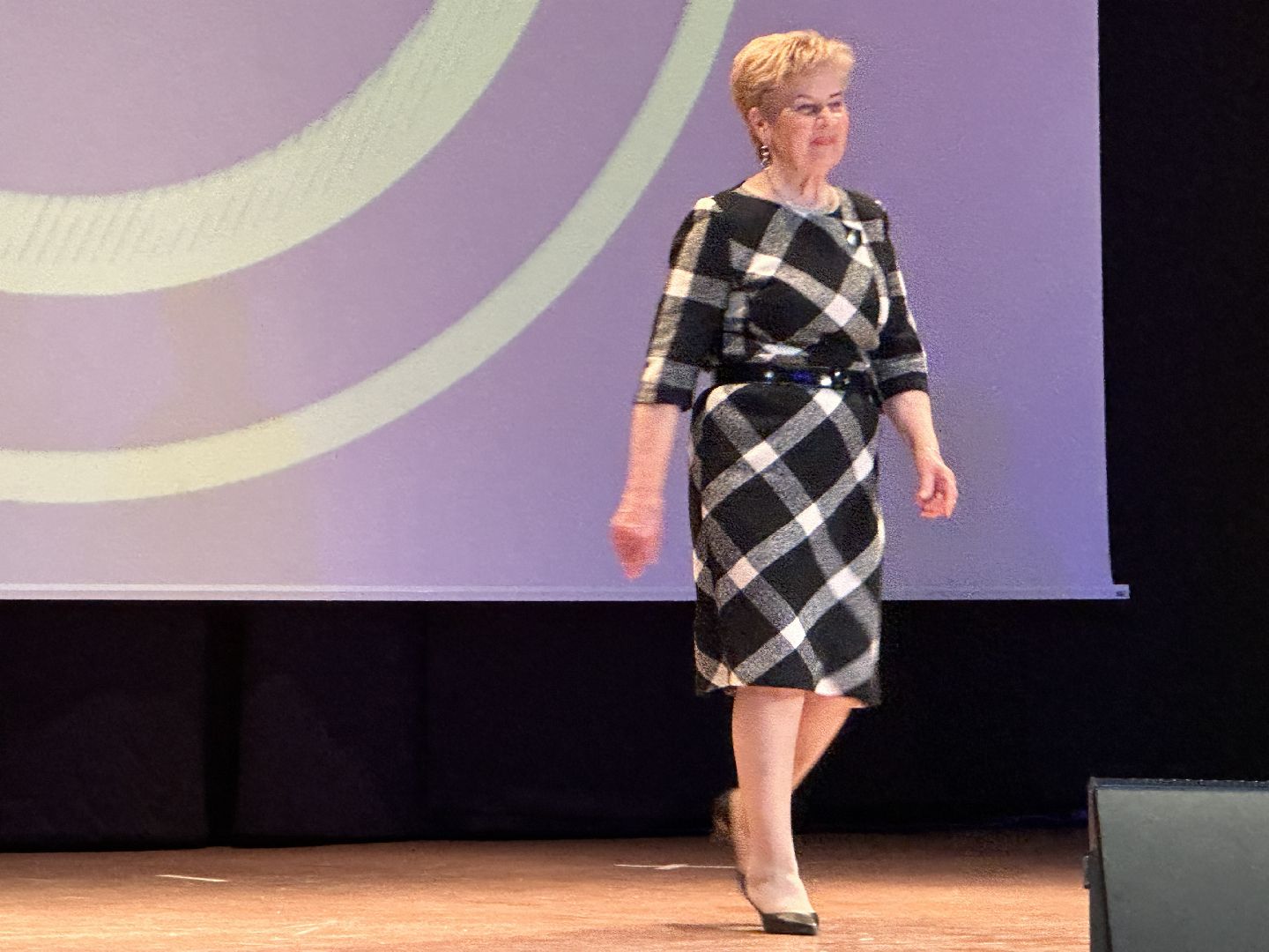 Одинцово, Модный возраст, Активное долголетие, мода, показ мод, модный показ, модели, манекенщицы, 50, элегантный возраст, одежда, подиум, княгиня Голицина