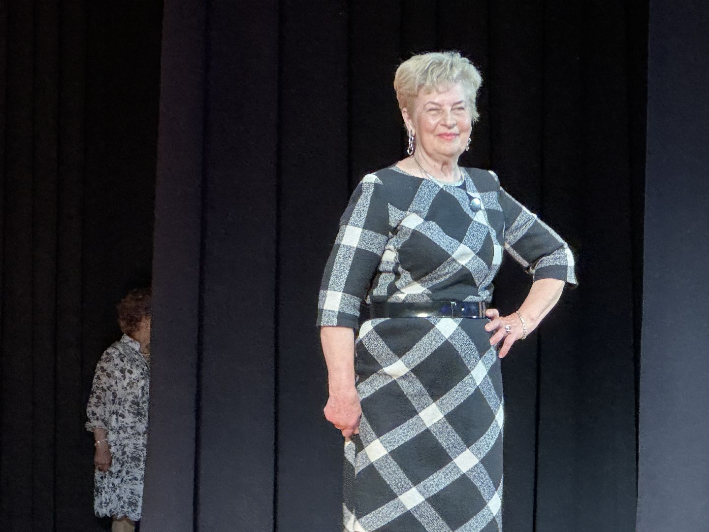 Одинцово, Модный возраст, Активное долголетие, мода, показ мод, модный показ, модели, манекенщицы, 50, элегантный возраст, одежда, подиум, княгиня Голицина