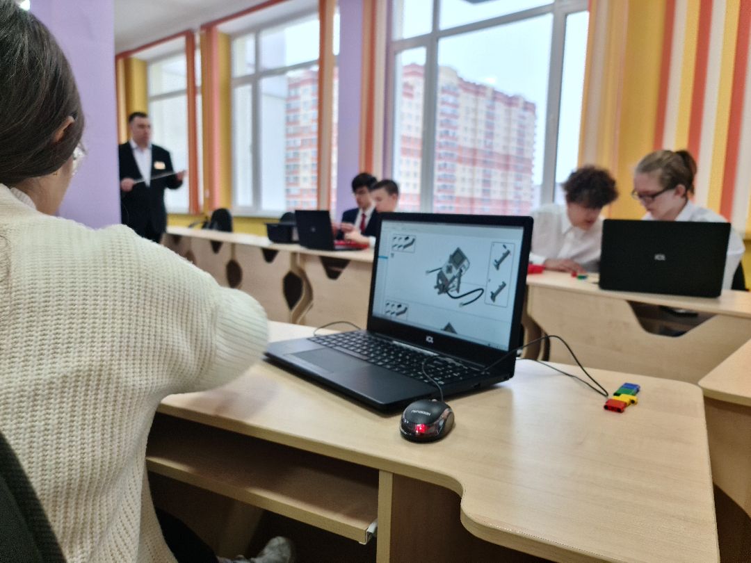 Щёлково, общество