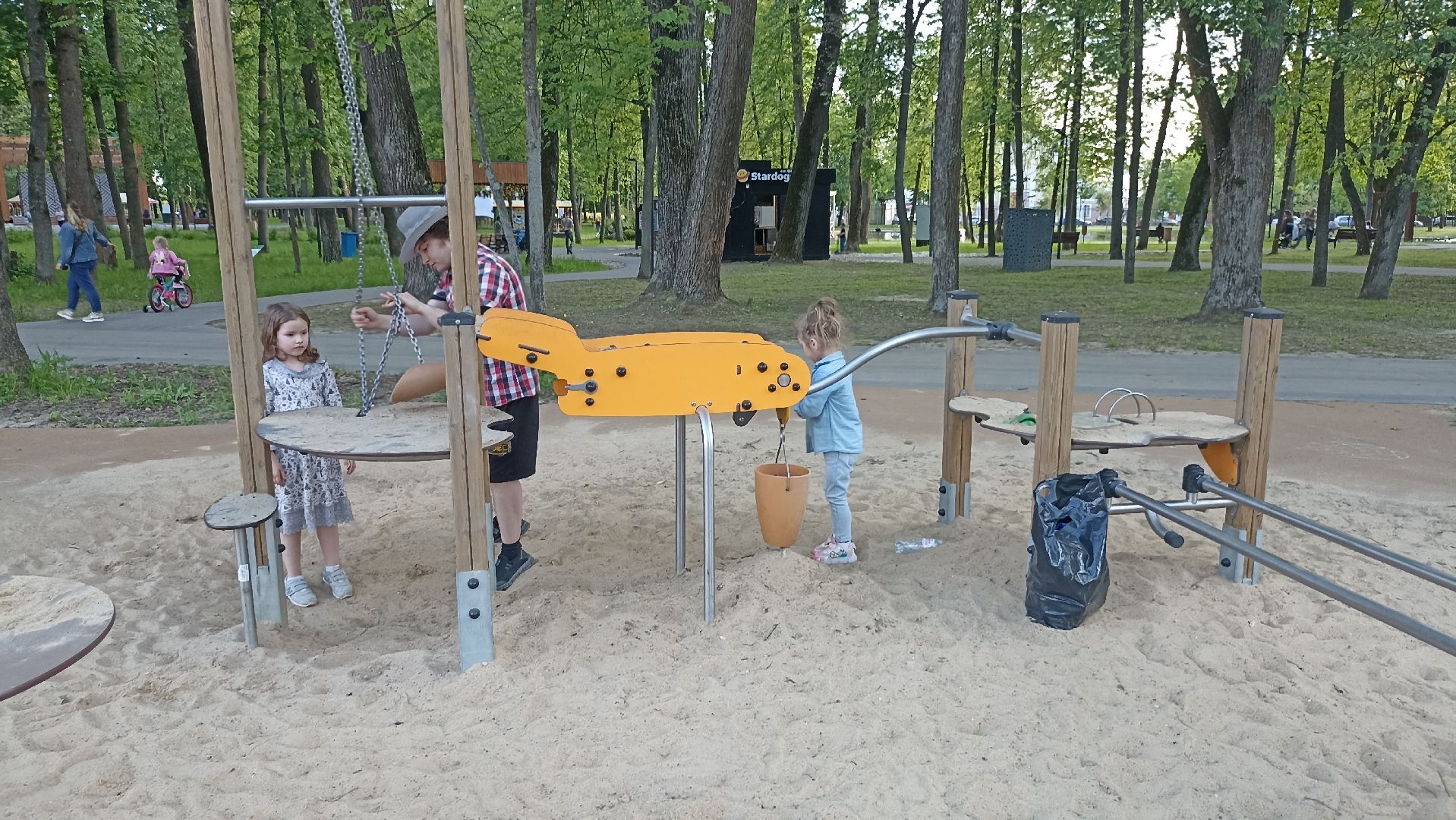Серпухов, Подмосковье, парк, песочница, дети