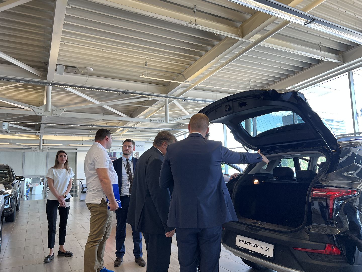 Химки, автомобиль, Москвич, автосалон, экономика