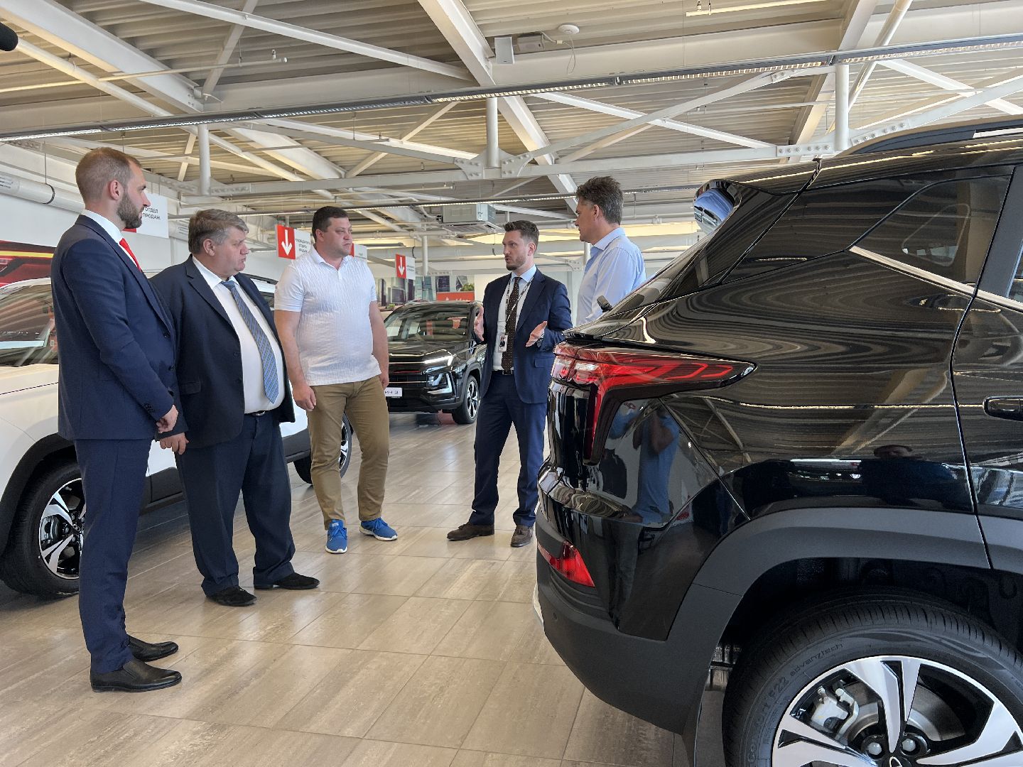 Химки, автомобиль, Москвич, автосалон, экономика