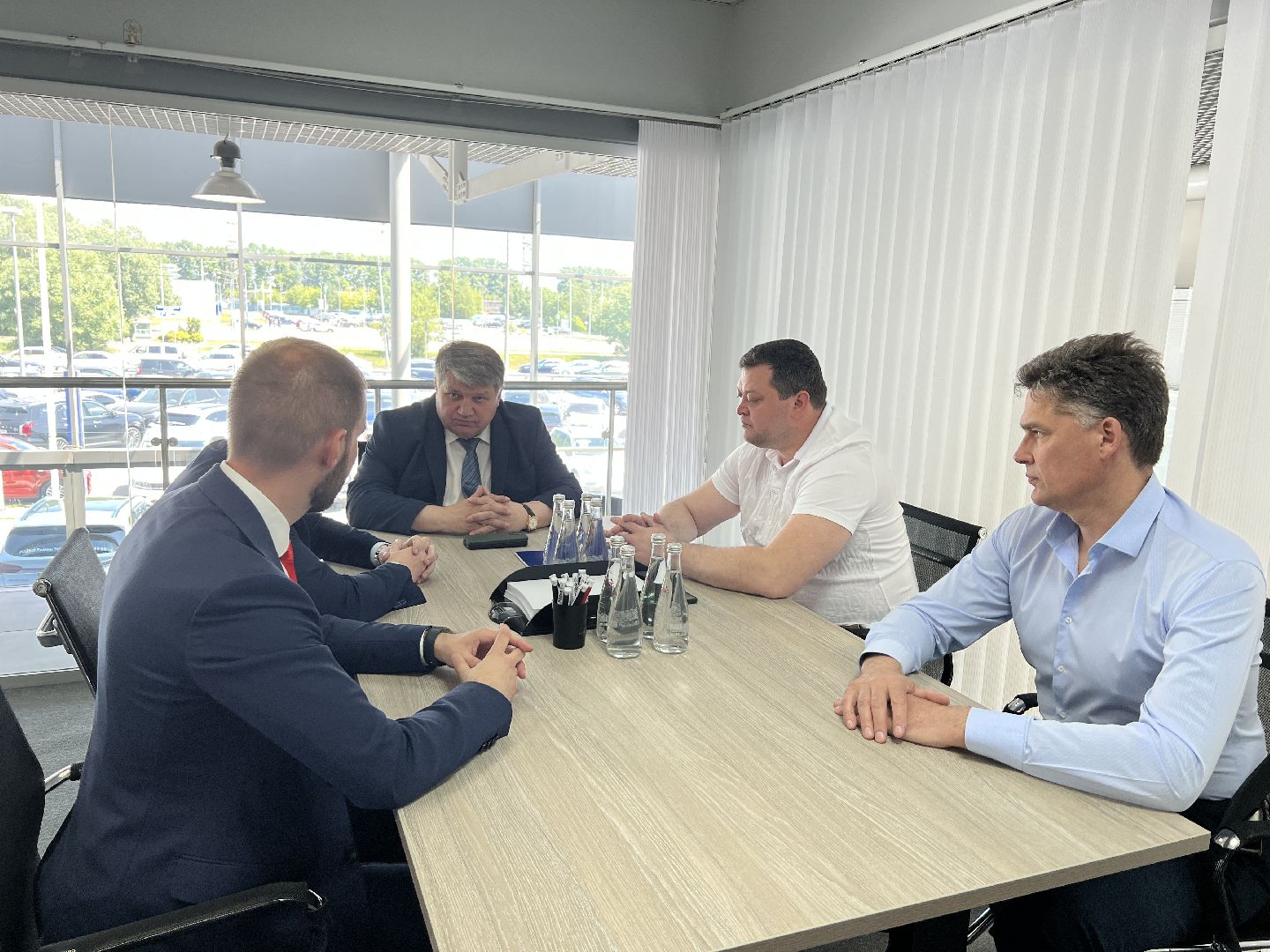 Химки, автомобиль, Москвич, автосалон, экономика