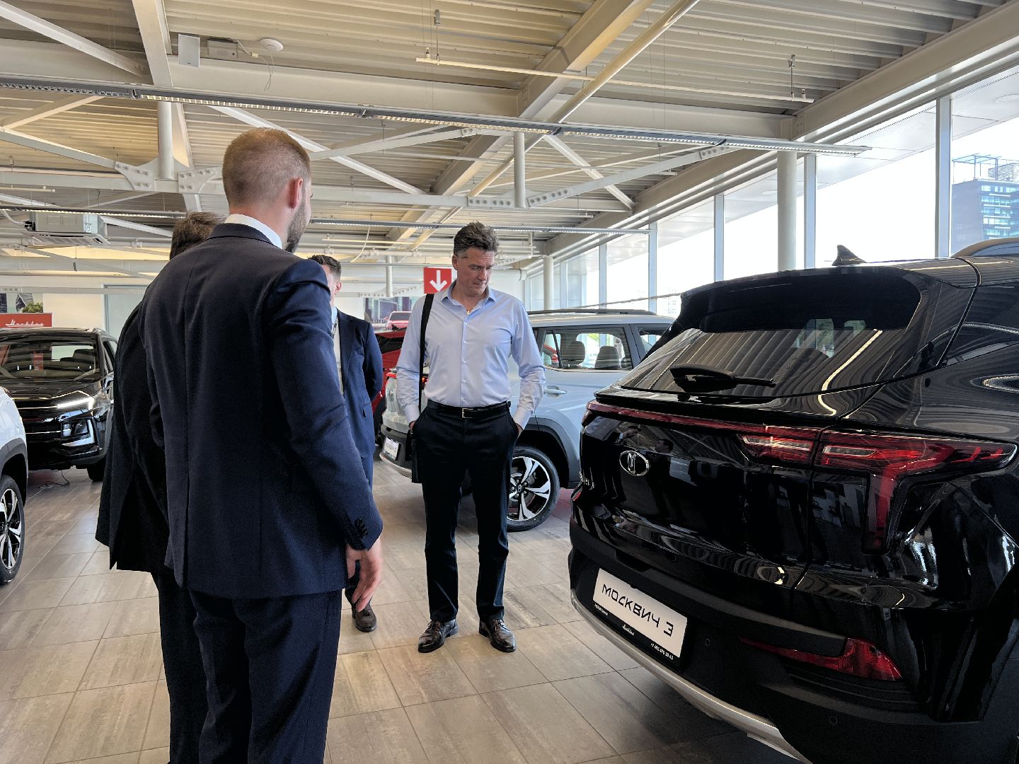 Химки, автомобиль, Москвич, автосалон, экономика