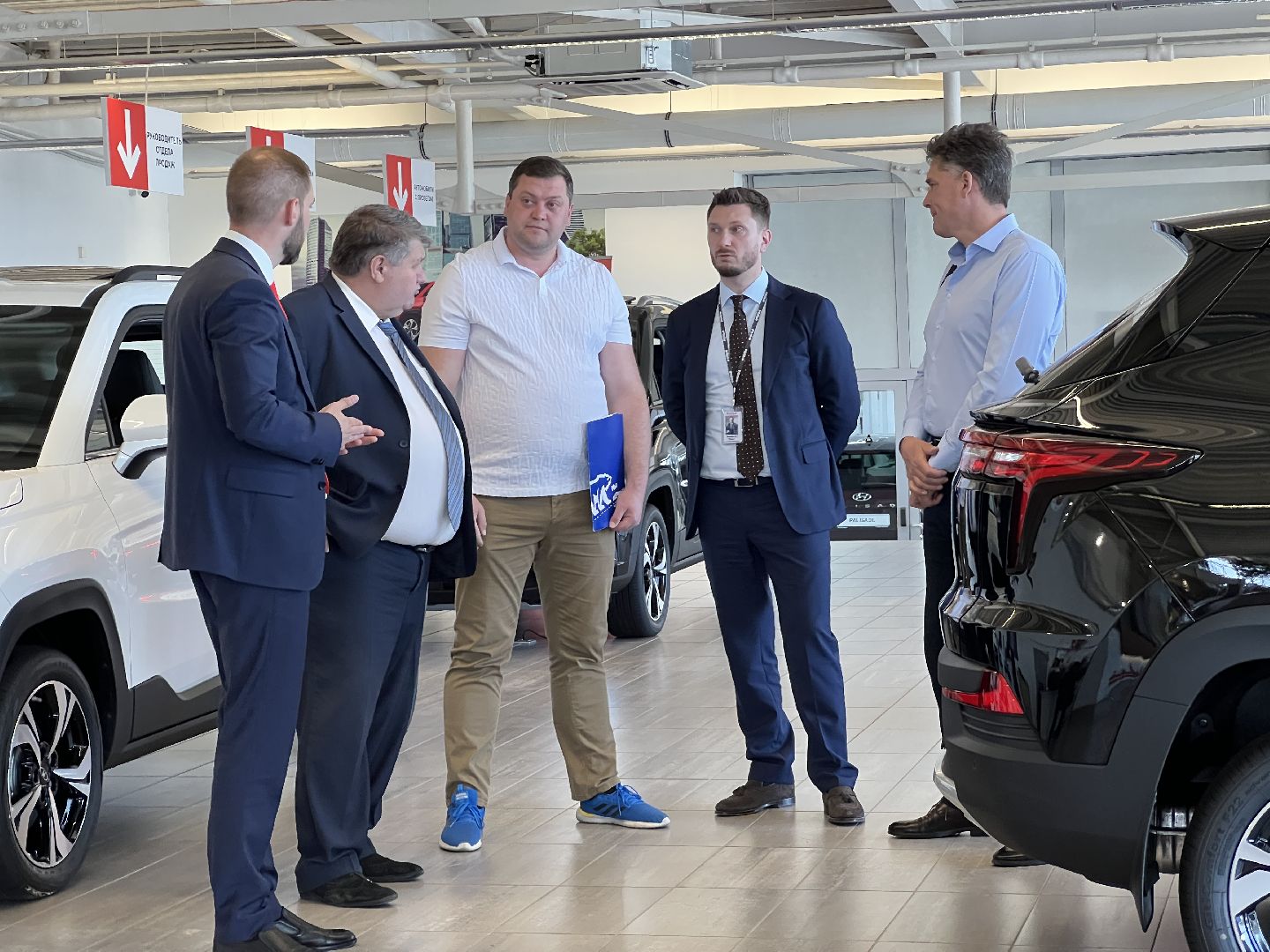 Химки, автомобиль, Москвич, автосалон, экономика