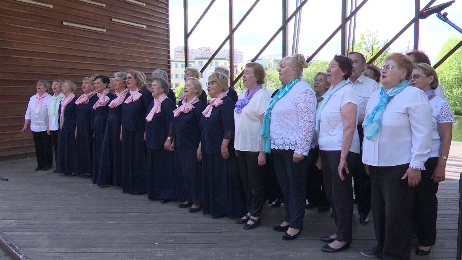 Реутов, «Бархатная осень», «Активное долголетие», «Фабричный пруд», парк, концерт