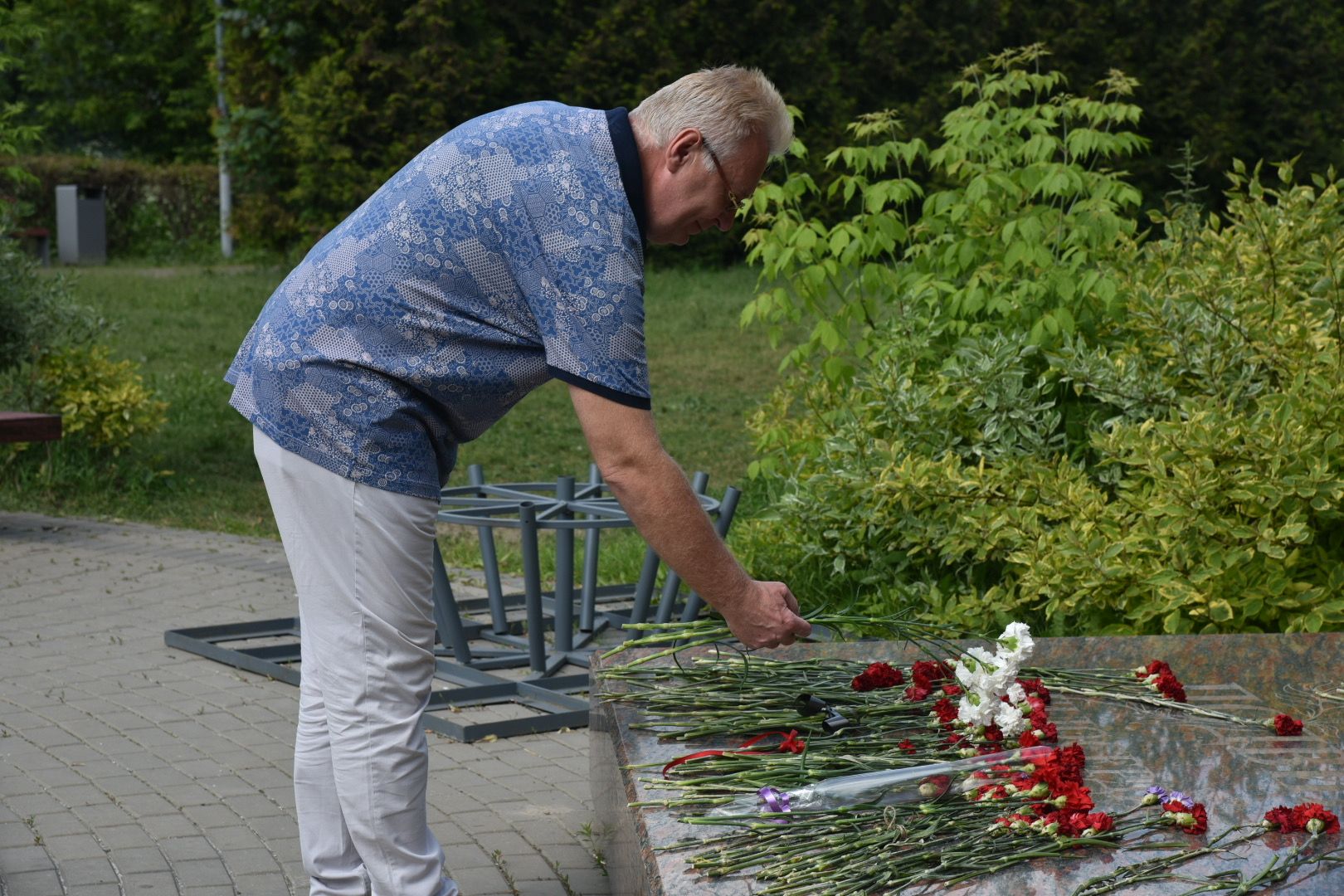 Химки, памятник, возложение, медработник
